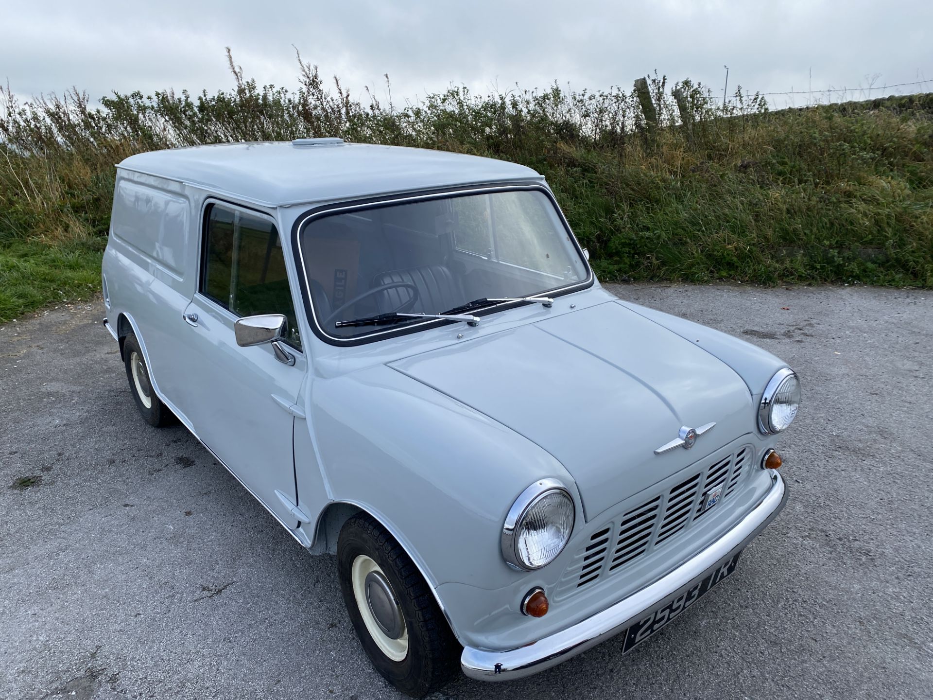 1960 MORRIS MINIVAN *NO VAT*