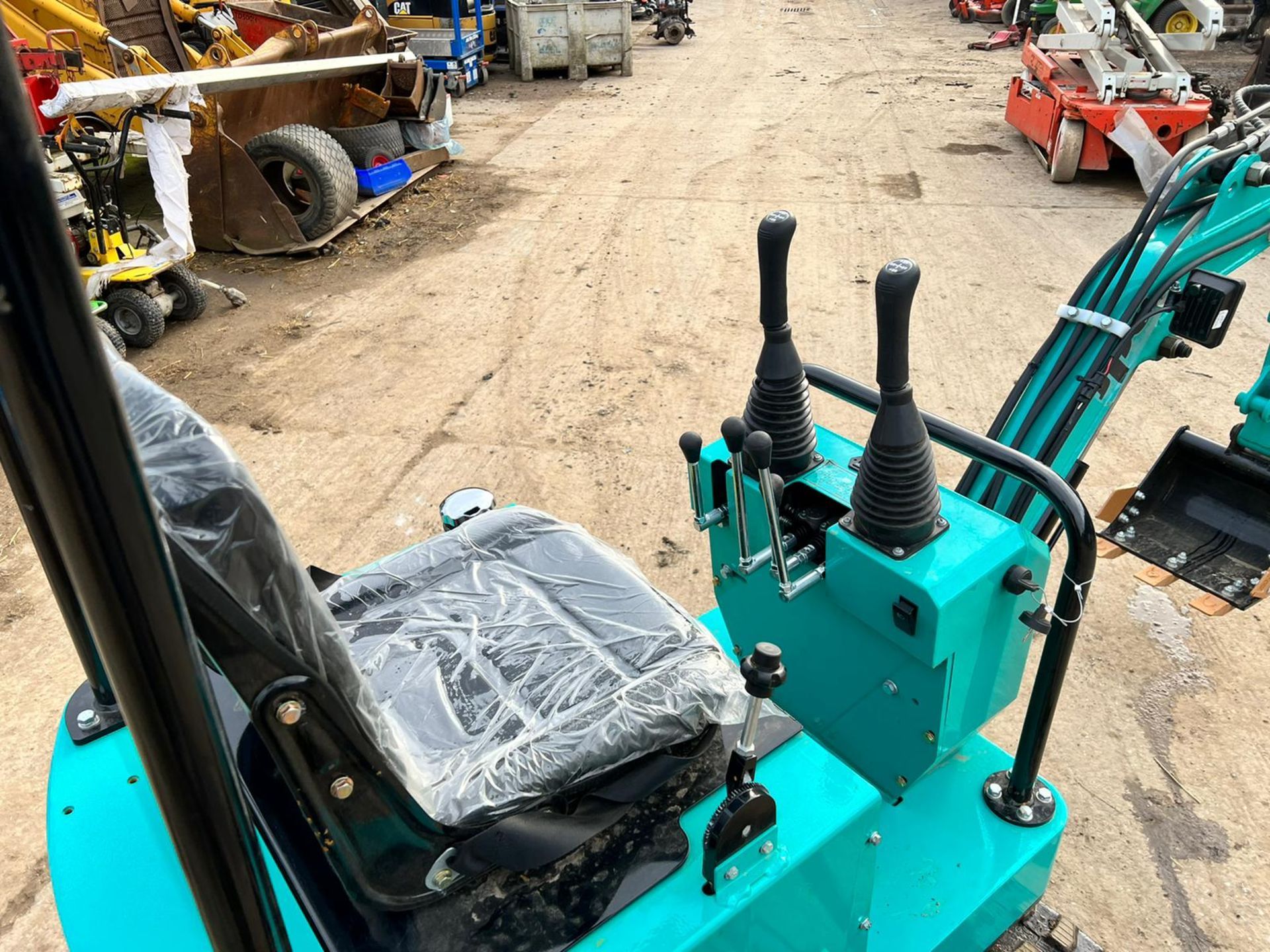 Unused JPC PC10 1 Ton Mini Digger, Runs Drives And Digs, Rubber Tracks *PLUS VAT* - Image 10 of 10