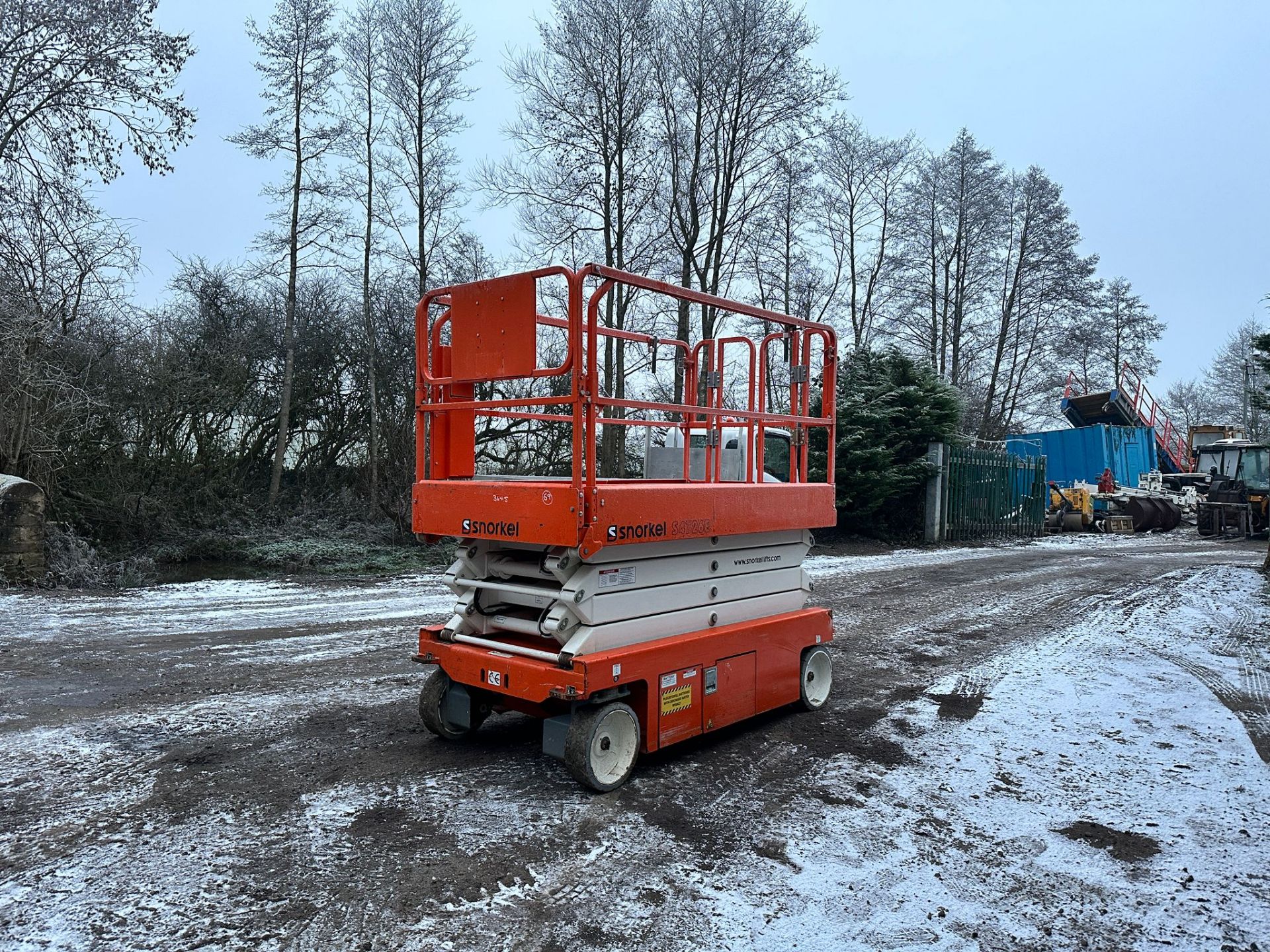 2016 SNORKEL S4726E ELECTRIC SCISSOR LIFT *PLUS VAT* - Image 3 of 12