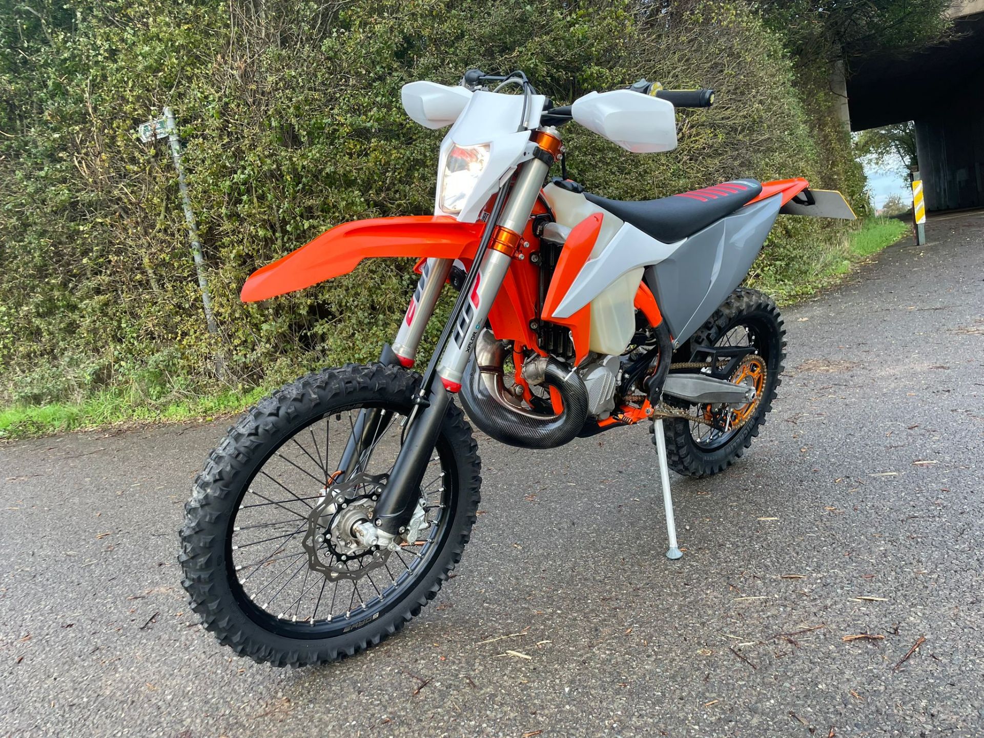 2020 KTM 300 EXC SIX DAYS TPI 21 ORANGE MOTORBIKE *NO VAT* - Image 3 of 10