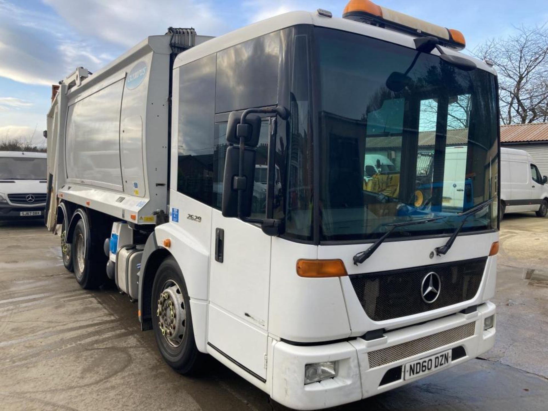 MERCEDES-BENZ ECONIC 2629 REFUSE TRUCK *PLUS VAT*