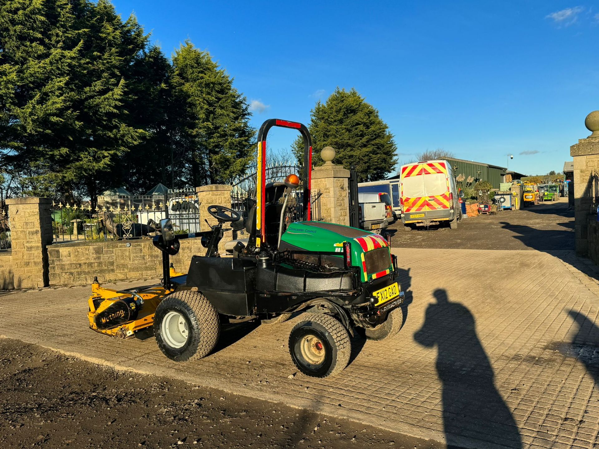 RANSOMES HR300 RIDE ON LAWN MOWER FLAIL MOWER *PLUS VAT* - Image 12 of 20