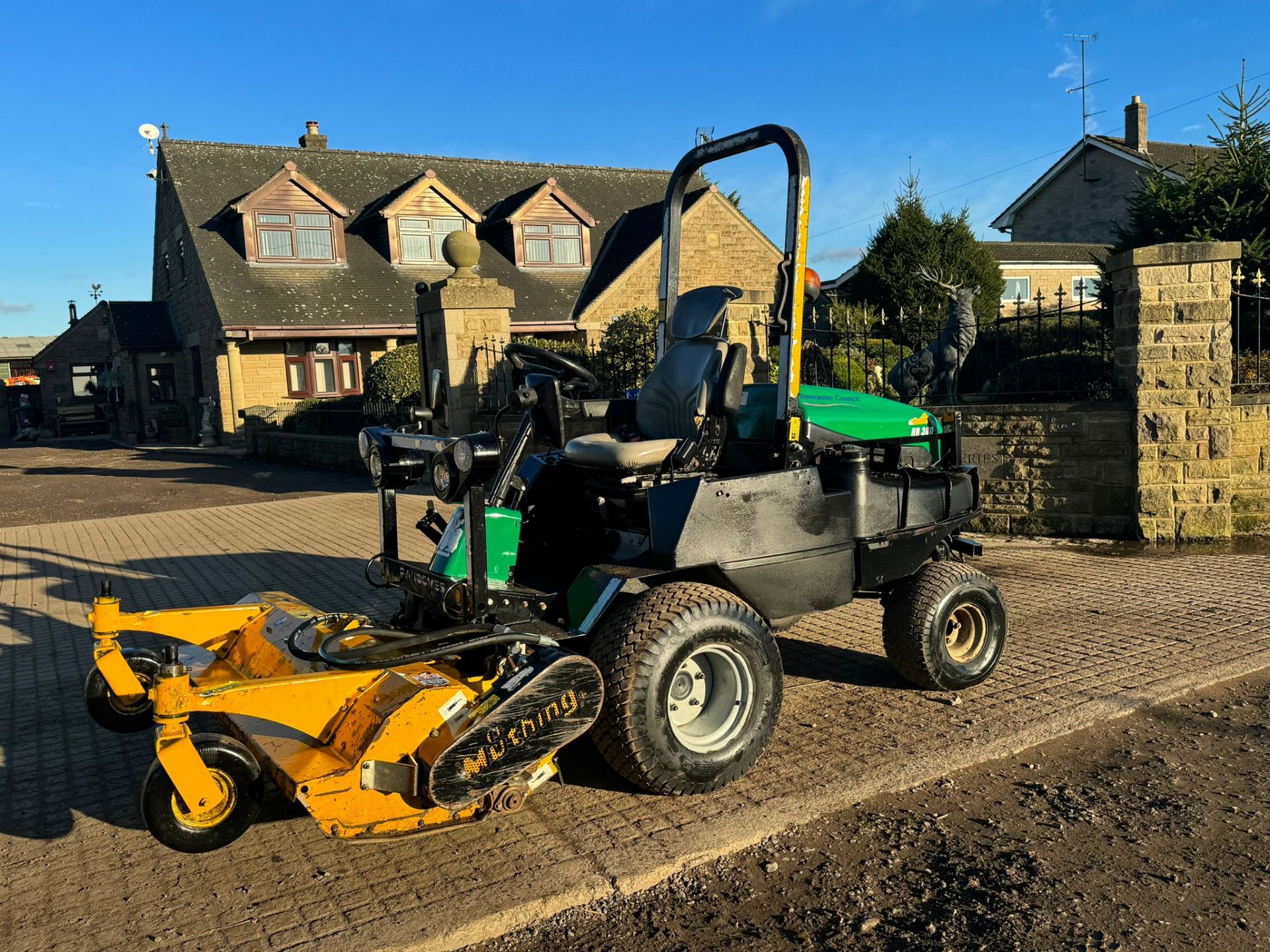 RANSOMES HR300 RIDE ON LAWN MOWER FLAIL MOWER *PLUS VAT* - Image 6 of 20