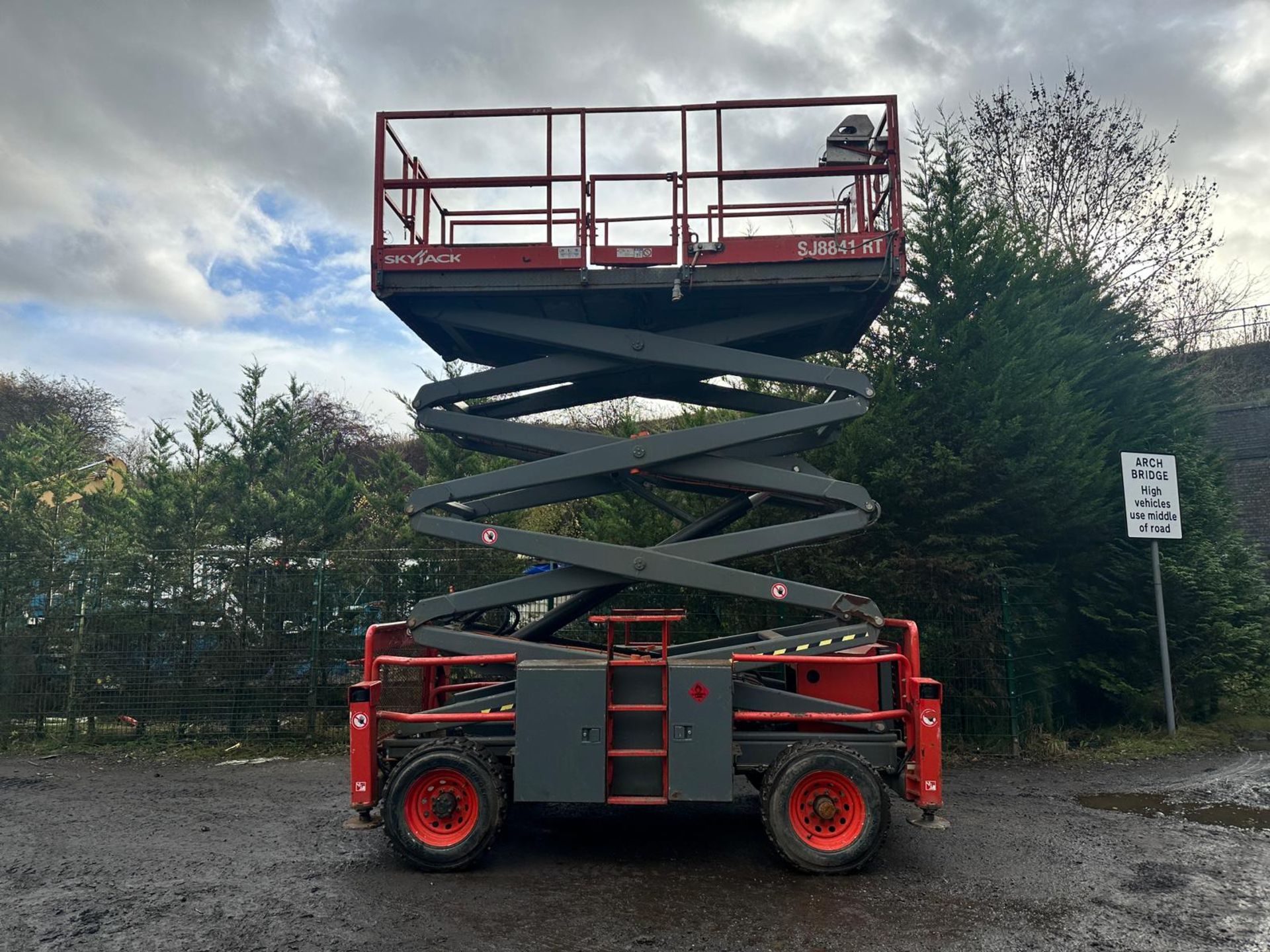 2017 SKYJACK SJ8841RT ROUGH TERRAIN SCISSOR LIFT *PLUS VAT* - Image 6 of 25