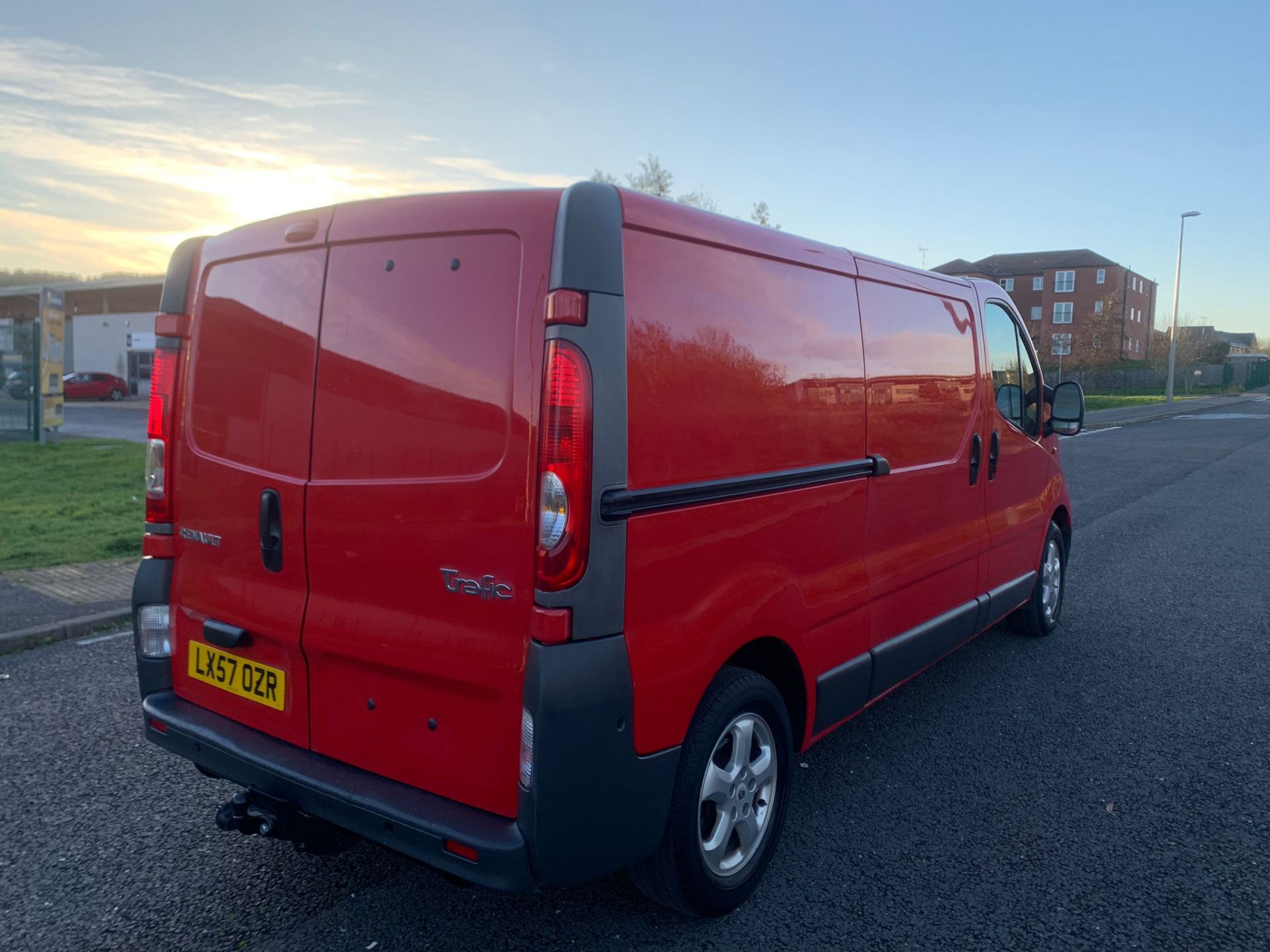 2007 RENAULT TRAFIC LL29 DCI 150 S-A RED PANEL VAN *NO VAT* - Image 11 of 22