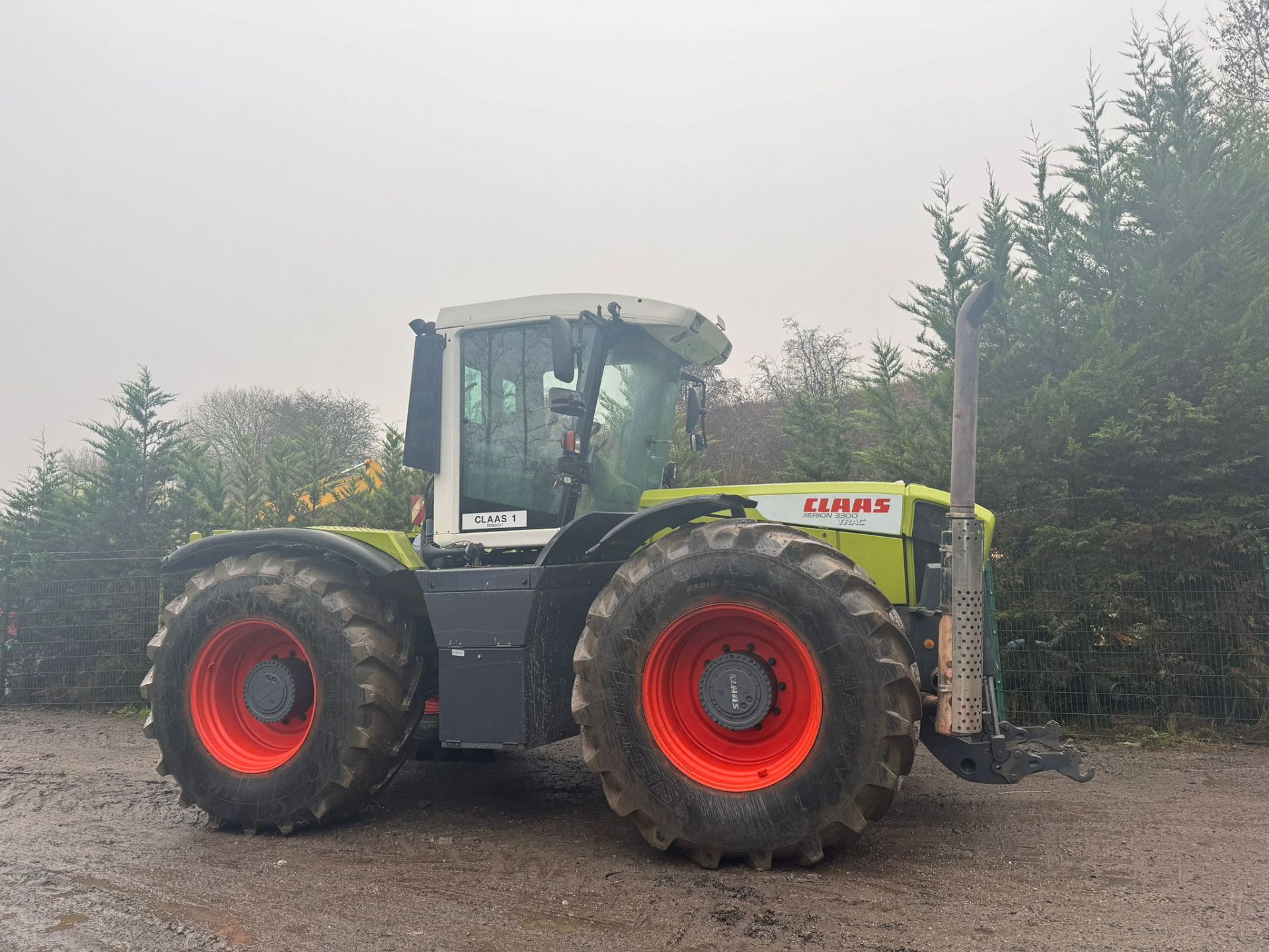 CLASS XERION 3300TRAC TRACTOR BEAST OF A TRACTOR *PLUS VAT* - Image 6 of 19