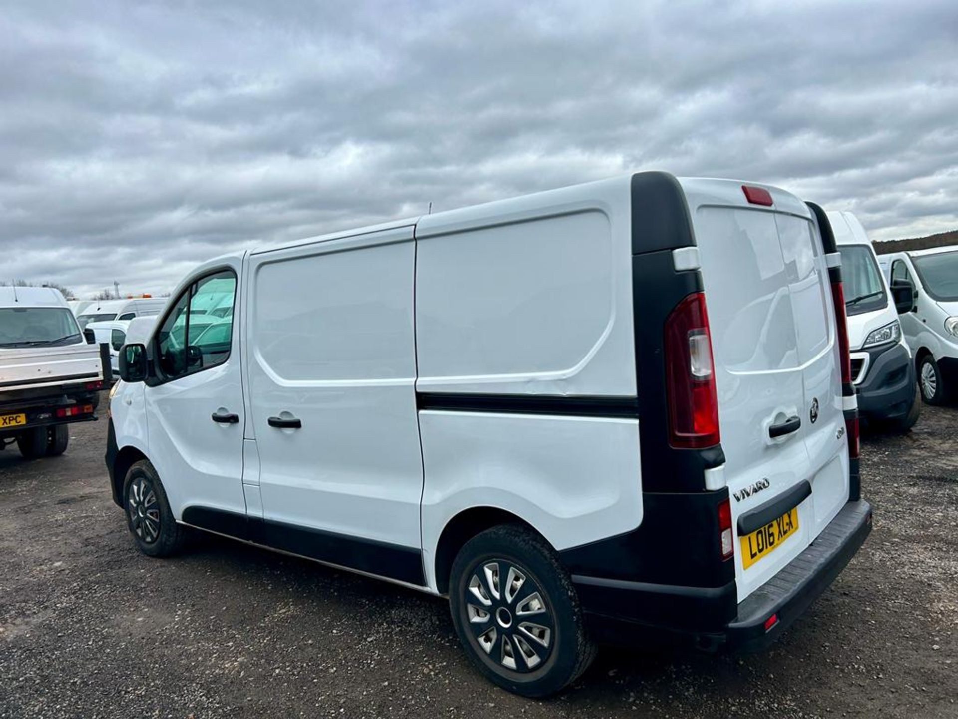 2016 VAUXHALL VIVARO 2700 CDTI WHITE PANEL VAN *NO VAT* - Image 2 of 14