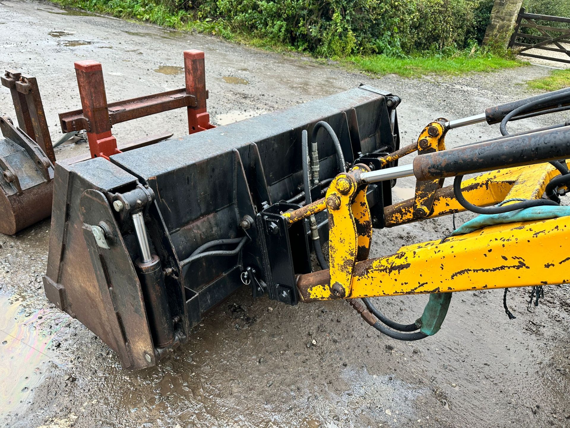 LEWIS BAGDER 4X4 FRONT LOADER BACKHOE *PLUS VAT* - Image 11 of 26