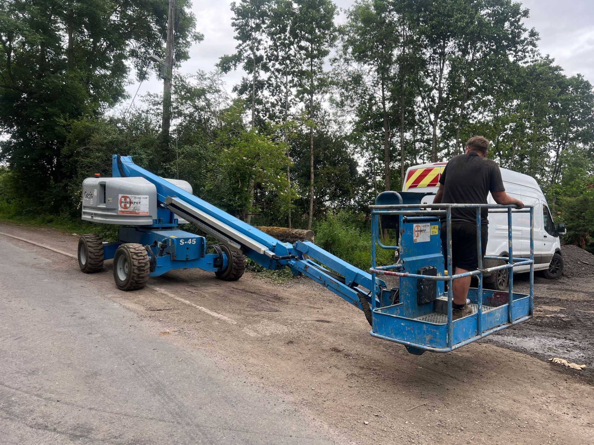 Genie S-45 Boom Lift 4x4 51ft Working Height *PLUS VAT* - Image 6 of 13