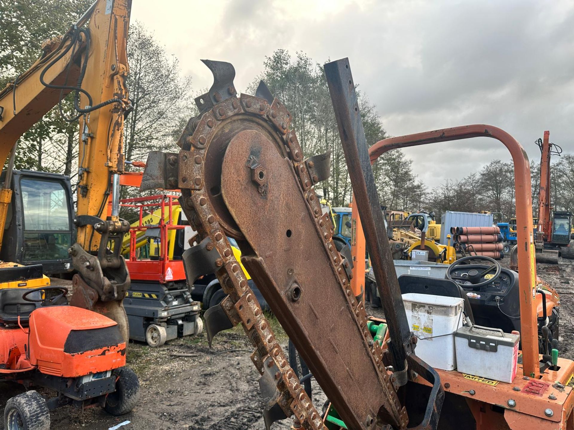 DITCHWITCH RT40 4WD DIESEL TRENCHER *PLUS VAT* - Image 7 of 18