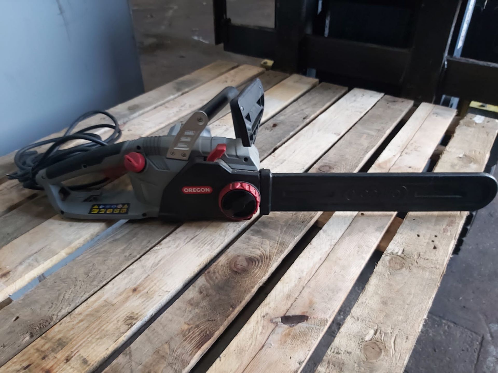 OREGON 2400W CS1500 CORDED ELECTRIC CHAINSAW *PLUS VAT* - Image 2 of 4