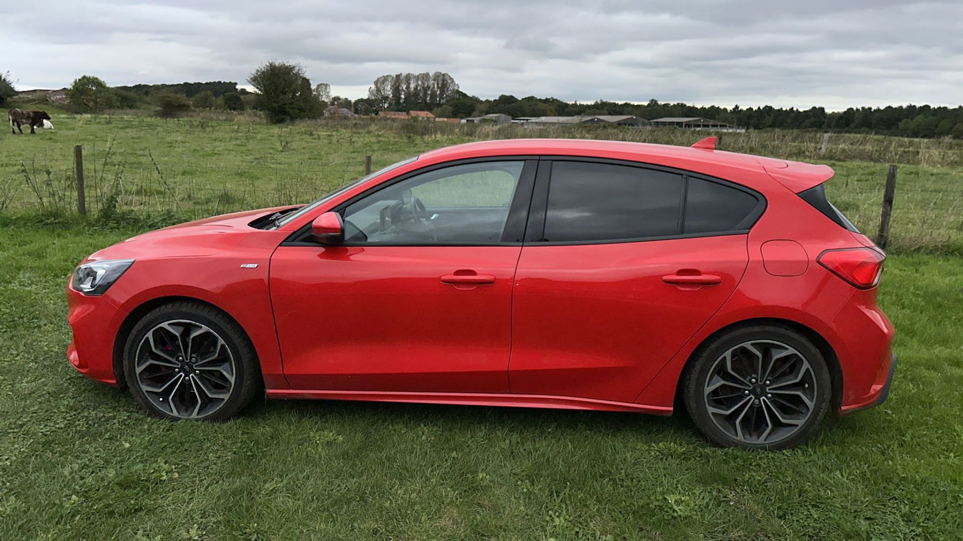 2018 FORD FOCUS ST-LINE X RED HATCHBACK *NO VAT* - Image 4 of 11