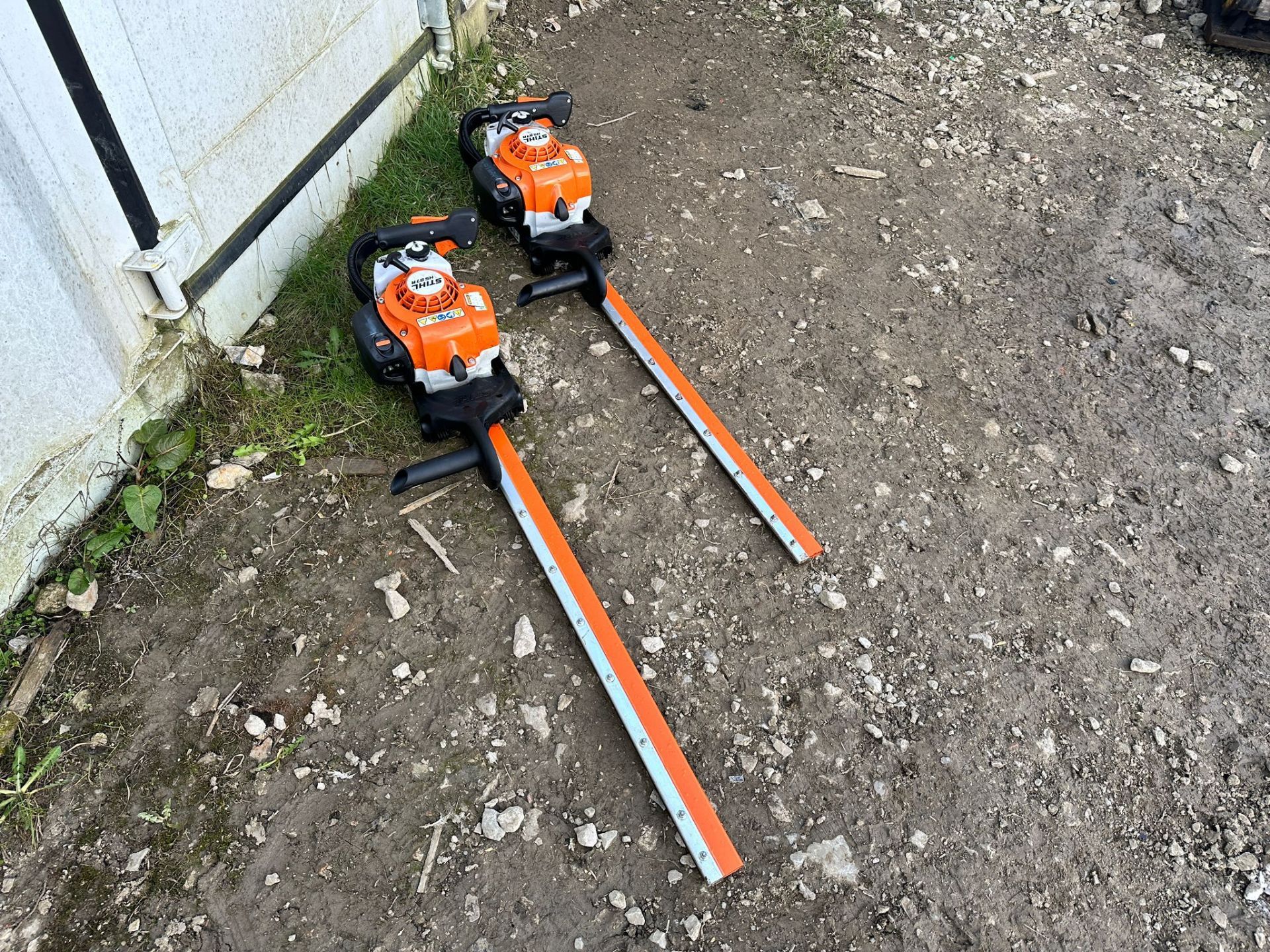 ONE x 2019 Stihl HA87R Hedge Trimmer With Cover *PLUS VAT* - Image 4 of 8