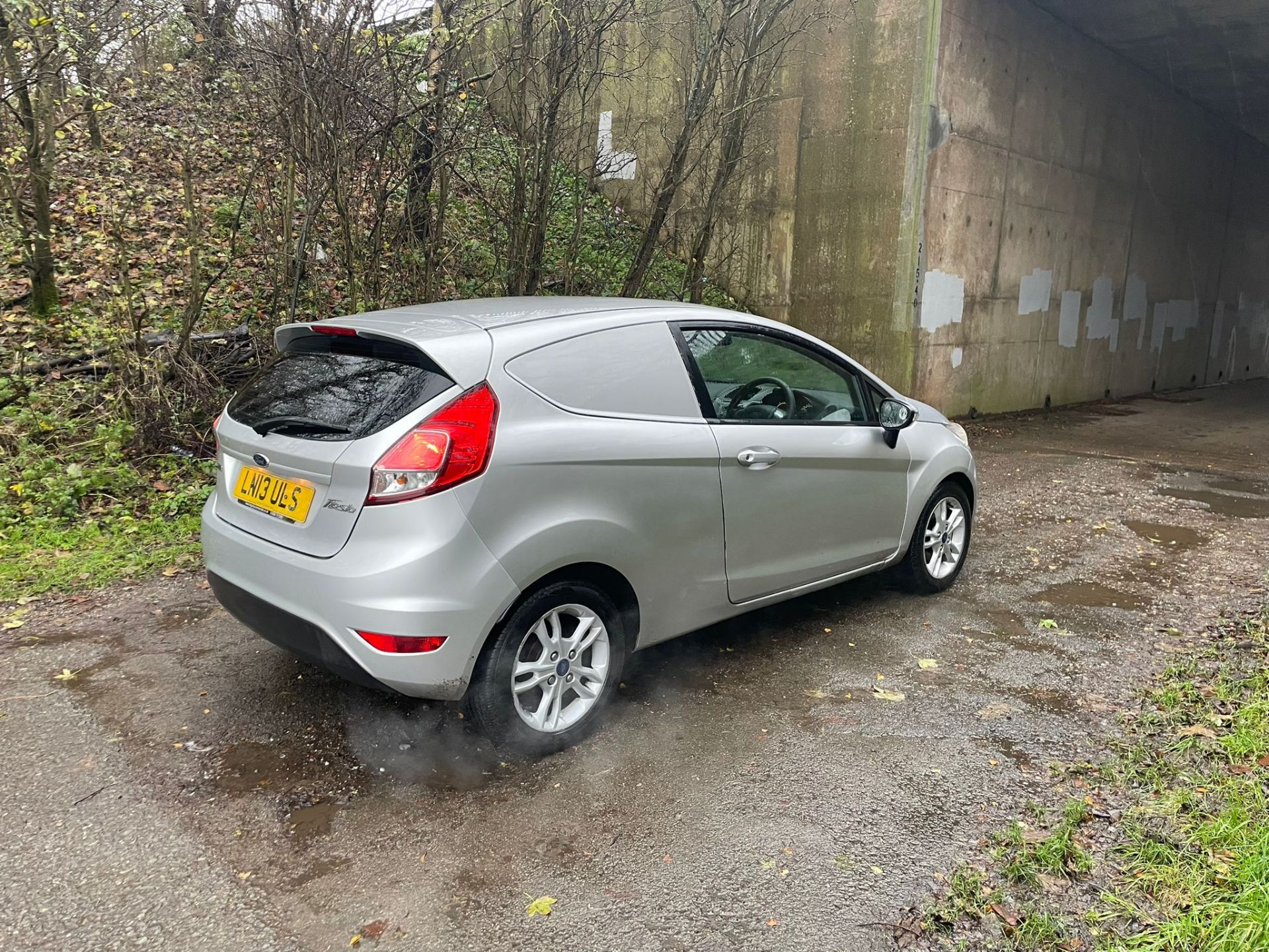 2013 FORD FIESTA ECONETIC TECH TDCI SILVER CAR DERIVED VAN *NO VAT* - Image 8 of 15