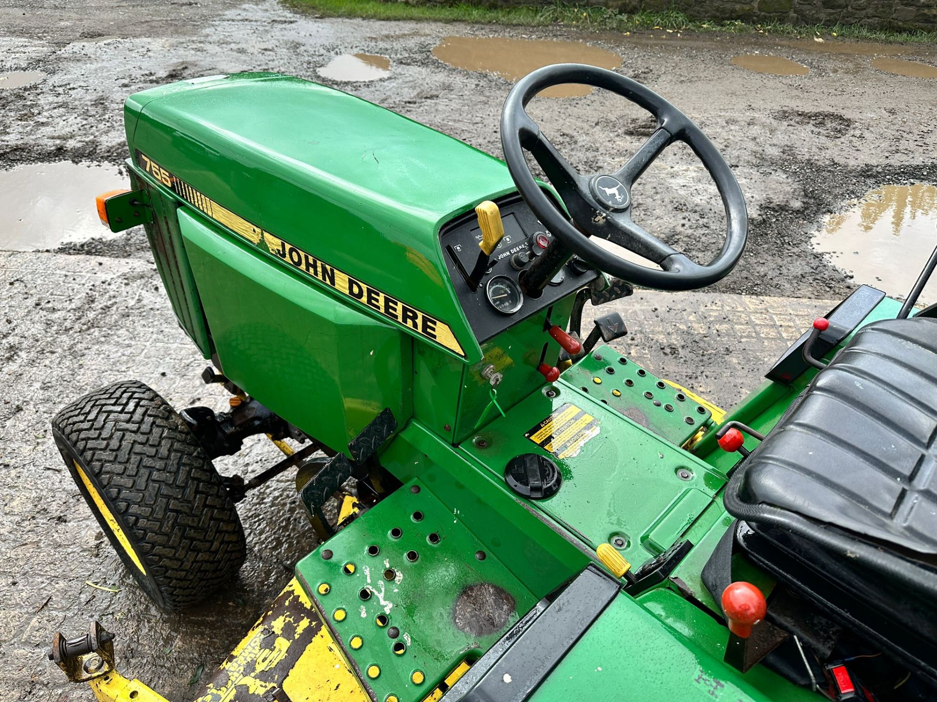 JOHN DEERE 755 20HP 4WD COMPACT TRACTOR WITH 60Ó UNDERSLUNG DECK *PLUS VAT* - Image 13 of 15