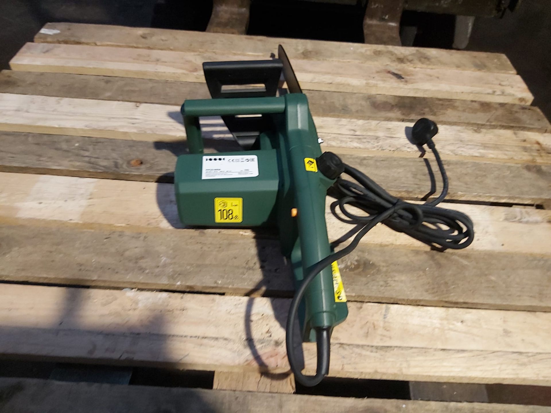 FPCS1800A 1800W CORDED 360mm CHAINSAW *PLUS VAT* - Image 2 of 3