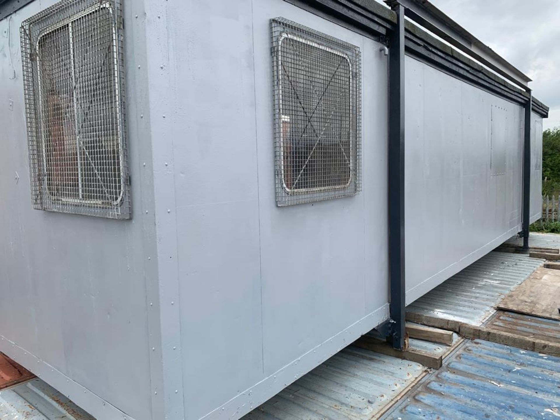 34ft x 10ft Jack Leg Portable Building cabin *NO VAT* - Image 5 of 14