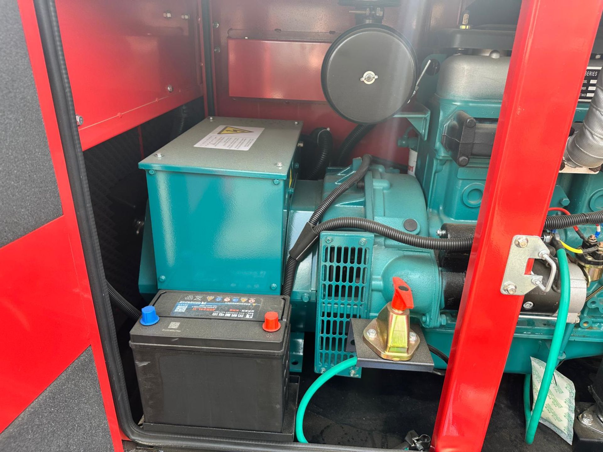 NEW/UNUSED 25KVA DIESEL SILENT GENERATOR *PLUS VAT* - Image 10 of 12