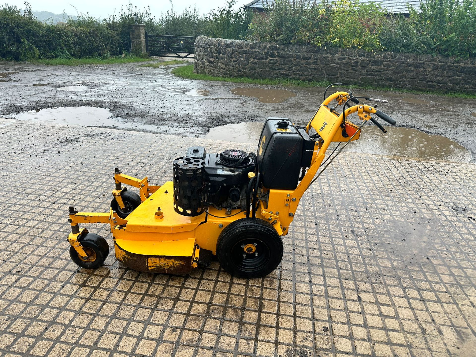 WRIGHT VELKE WVP32 PEDESTRIAN MOWER *PLUS VAT* - Image 2 of 12