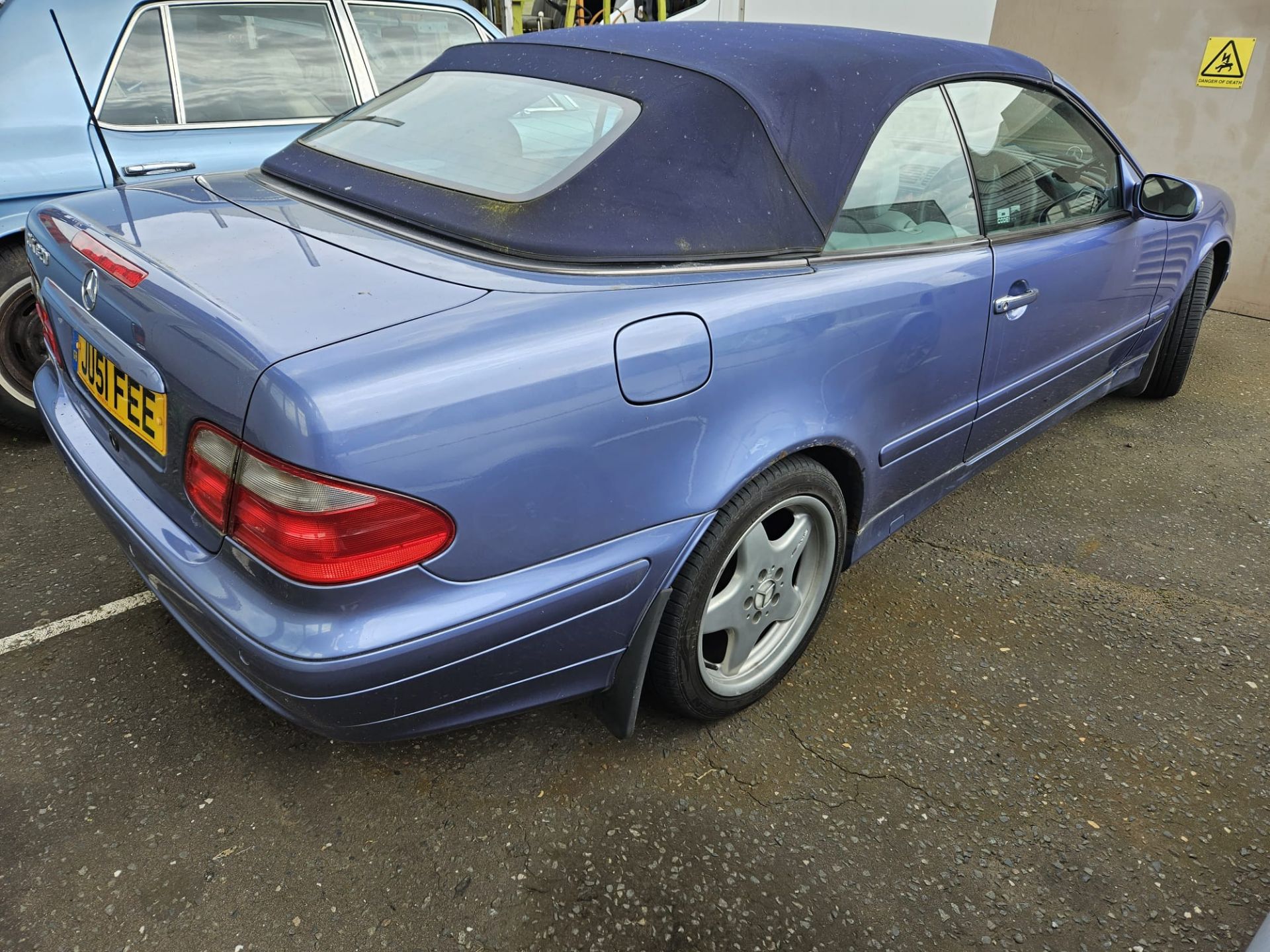 2001 MERCEDES CLK 320 ELEGANCE AUTO BLUE CONVERTIBLE *NO VAT* - Image 5 of 15