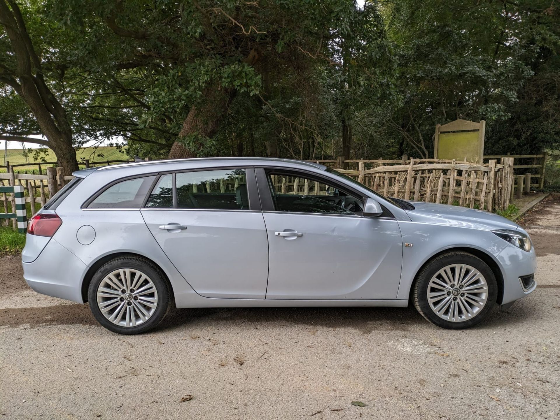 2015 VAUXHALL INSIGNIA DSIGN NAV CDTI ECO SS SILVER ESTATE *NO VAT* - Image 11 of 27