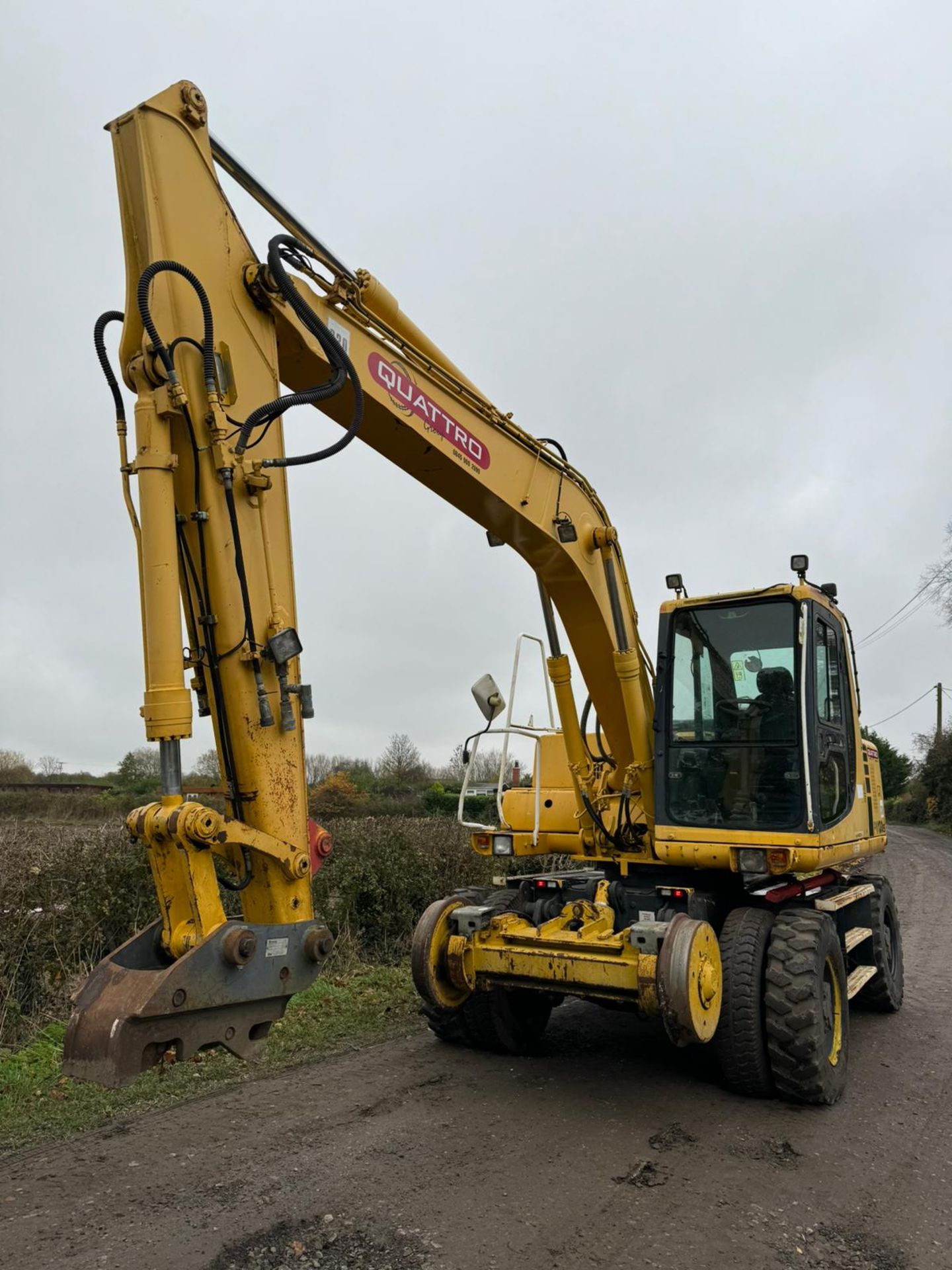 KOMATSU PW130ES-6K 4WD WHEELED EXCAVATOR C/W QUICK HITCH & RAILWAY GEAR *PLUS VAT* - Image 2 of 16