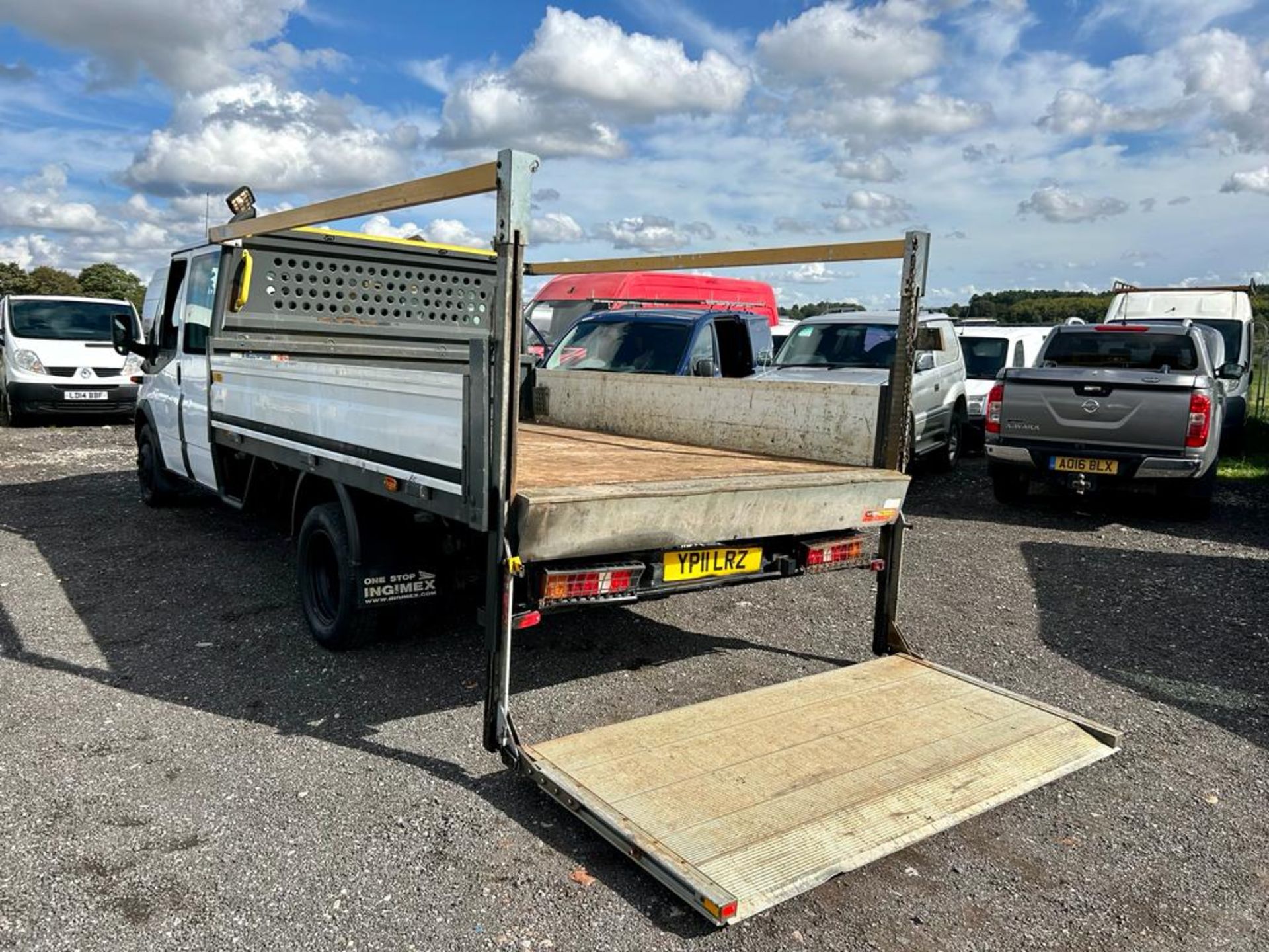 2011 FORD TRANSIT 100 T350L D/C RWD WHITE CHASSIS CAB DROPSIDE TAIL LIFT *NO VAT* - Image 5 of 14