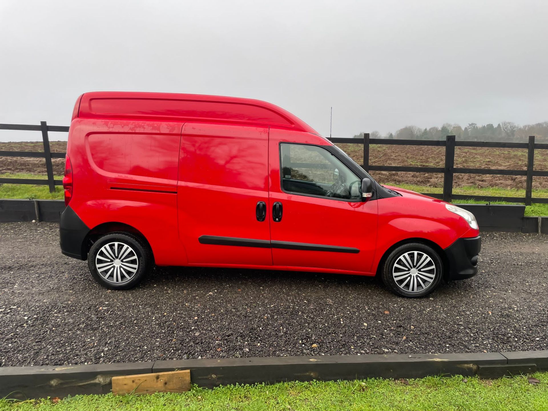 2013 FIAT DOBLO 16V XL MULTIJET LWB RED PANEL VAN *NO VAT* - Image 7 of 11