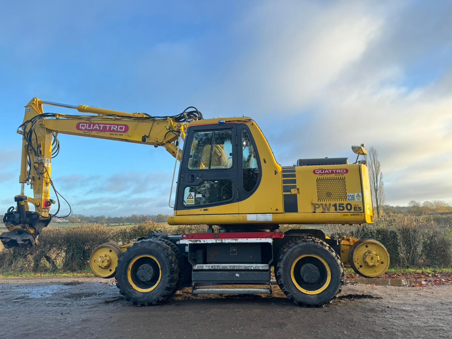 2003 KOMATSU PW150ES-6K 4WD WHEELED EXCAVATOR C/W HITCH & RAILWAY GEAR *PLUS VAT*