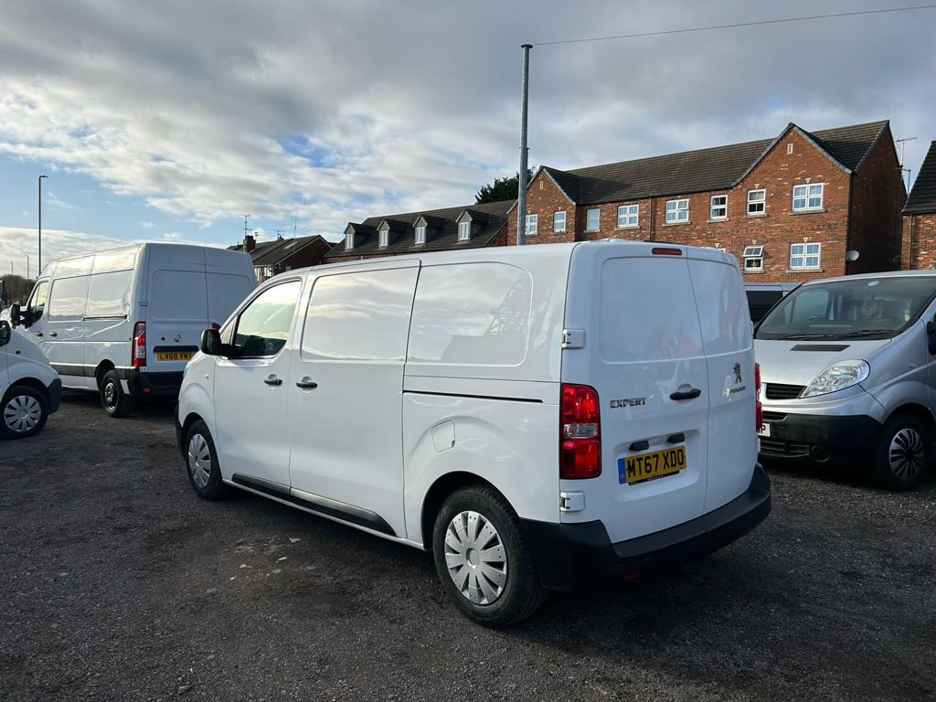 2018 PEUGEOT EXPERT PRO STANDARD BLUE HDI WHITE PANEL VAN *NO VAT* - Image 5 of 18