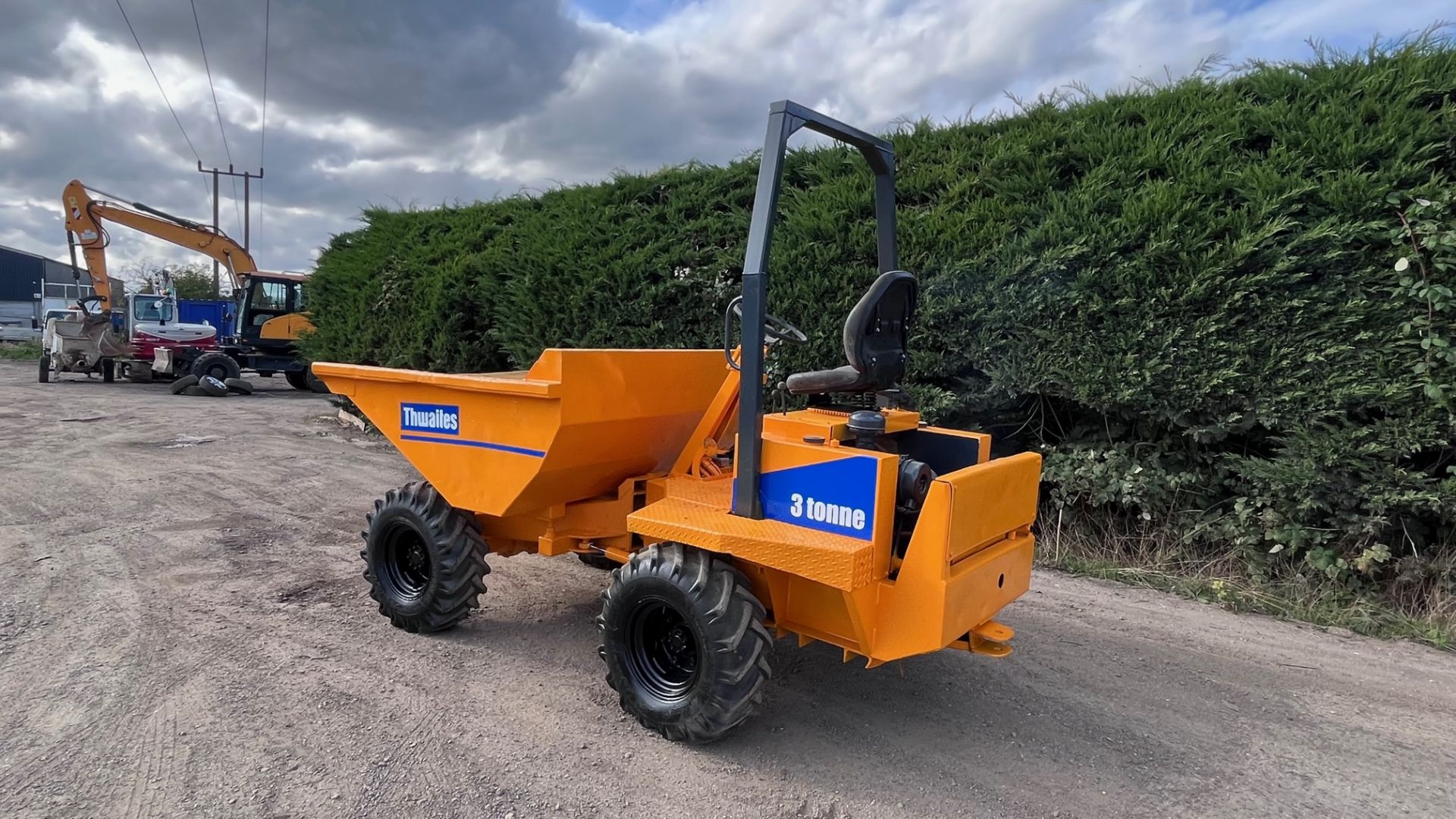 Thwaites 3 ton Dumper 4x4 *PLUS VAT* - Image 3 of 5