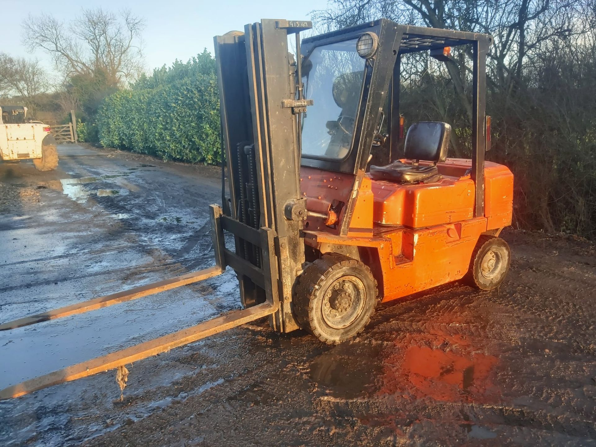 1994 Mitsubishi/ Puma FG25/2 2.5 ton Forklift with Very High Lift *NO VAT* - Image 2 of 13