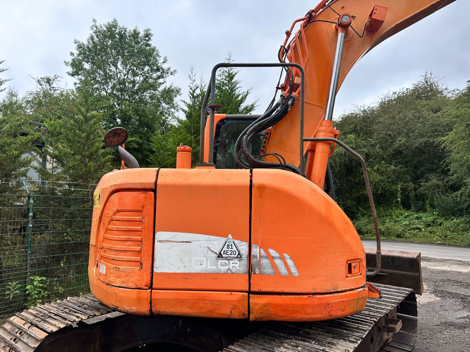 2011 DOOSAN DX140LCR EXCAVATOR WITH BLADE *PLUS VAT* - Image 6 of 26