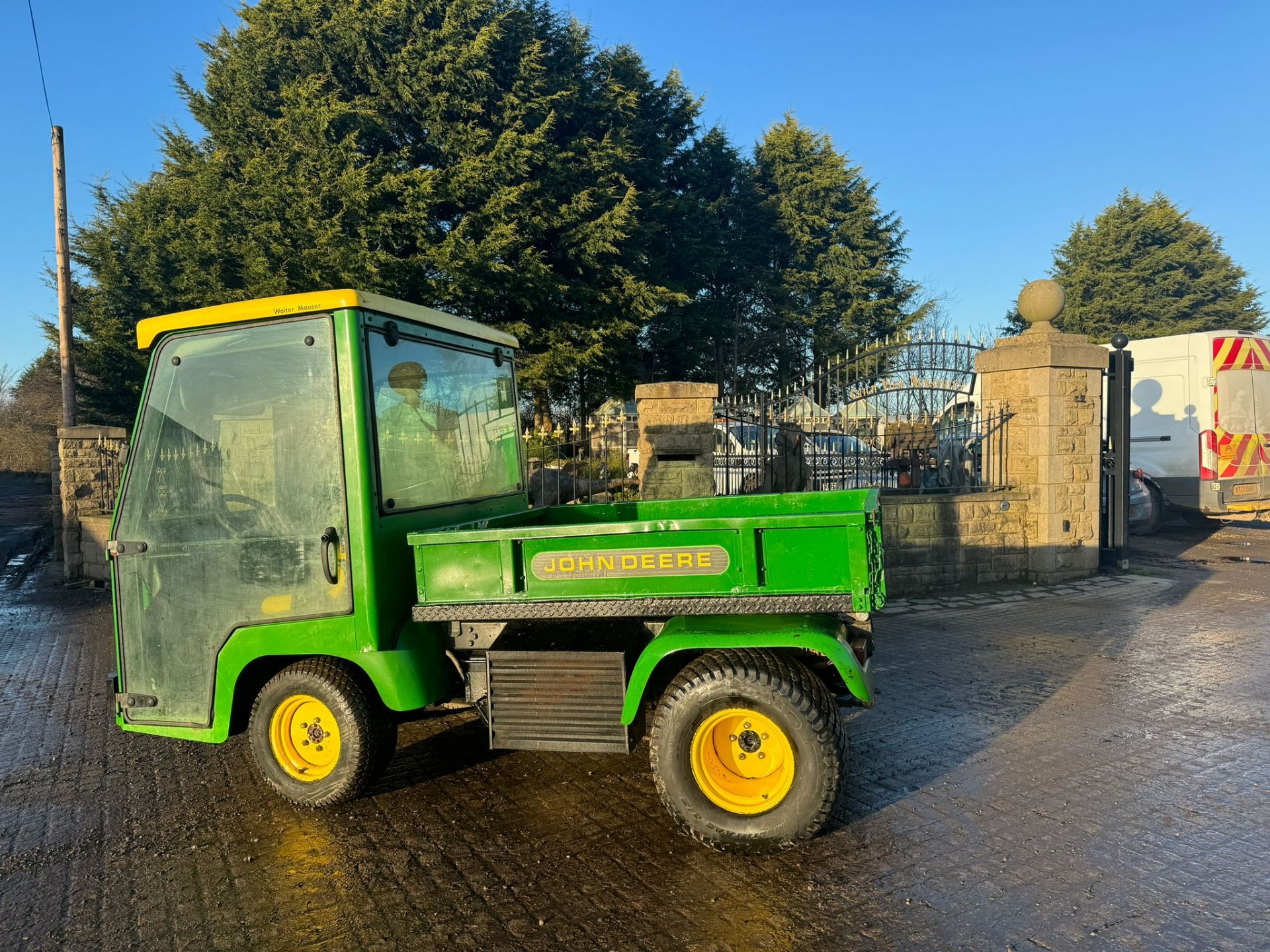 JOHN DEERE 2030 PRO GATOR 4x4 UTILITY VEHICLE BUGGY *PLUS VAT* - Image 4 of 15