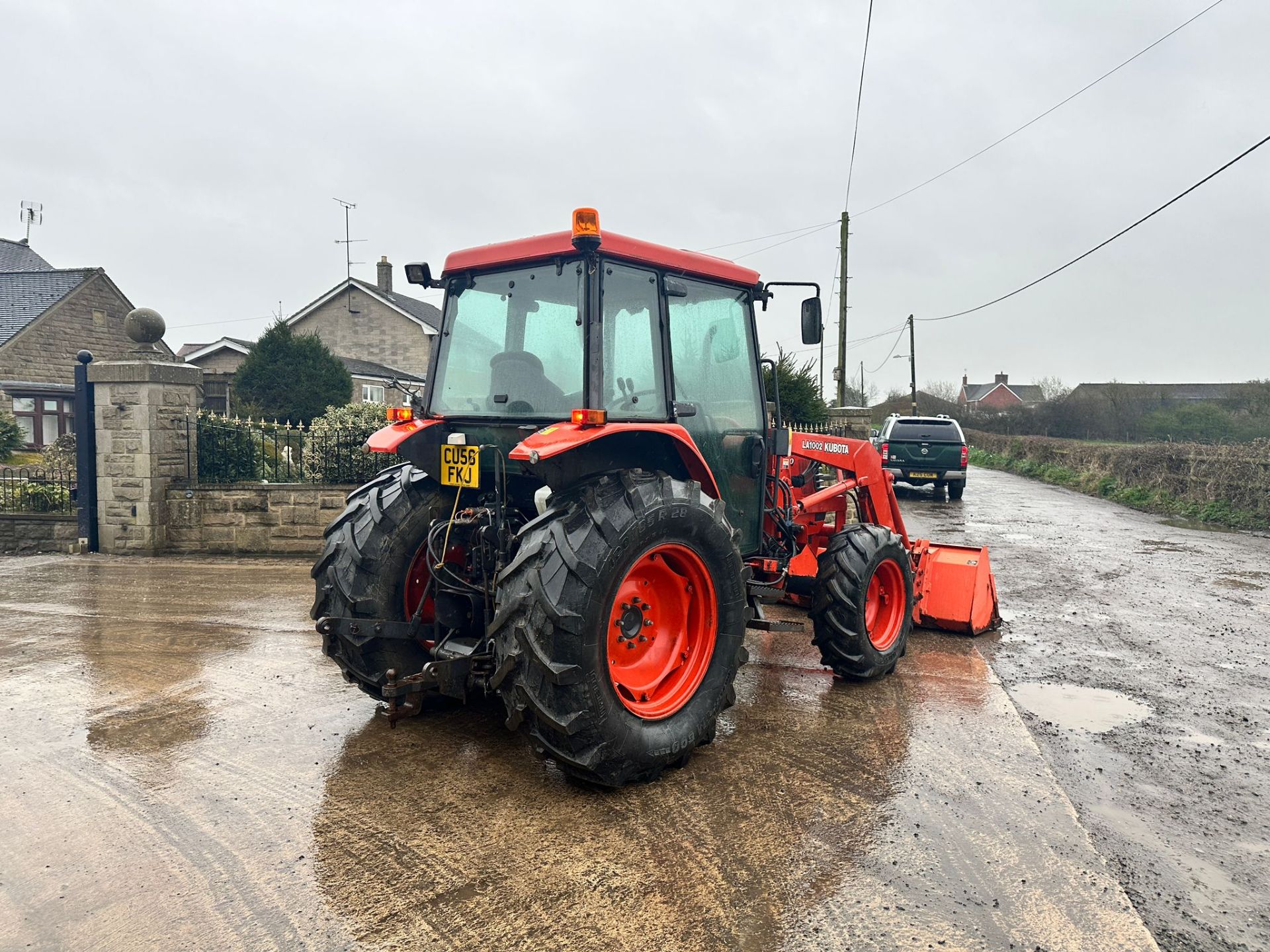 56 Reg. Kubota ME5700 4WD Tractor With Front Loader And Bucket *PLUS VAT* - Image 8 of 29