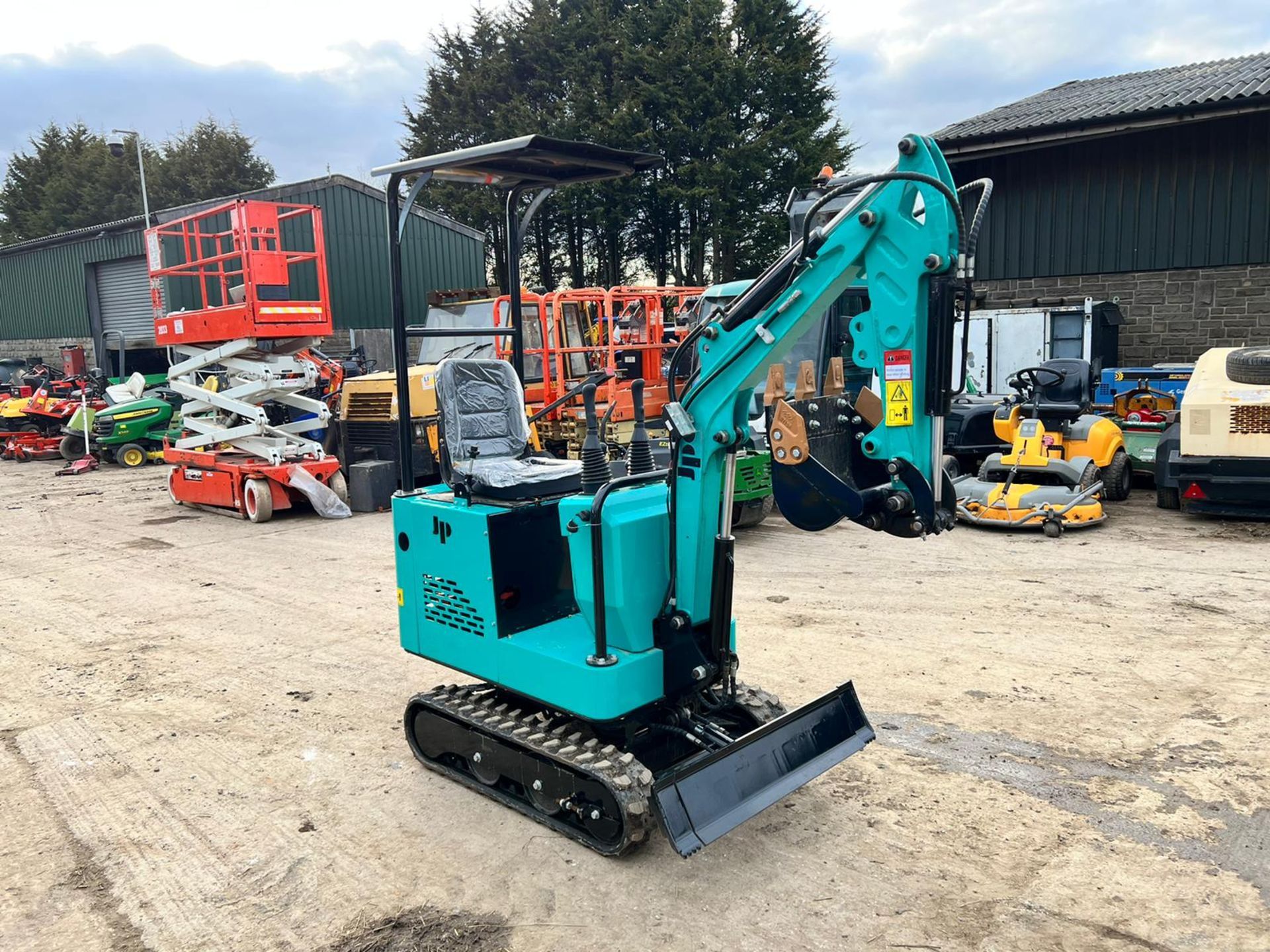 Unused JPC PC10 1 Ton Mini Digger, Runs Drives And Digs, Rubber Tracks *PLUS VAT* - Image 3 of 10