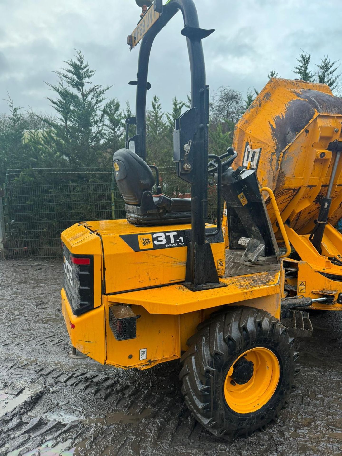 2019/69 JCB 3T-1 SWIVEL TIP 3 TON SWIVEL SKIP DUMPER *PLUS VAT* - Image 12 of 18