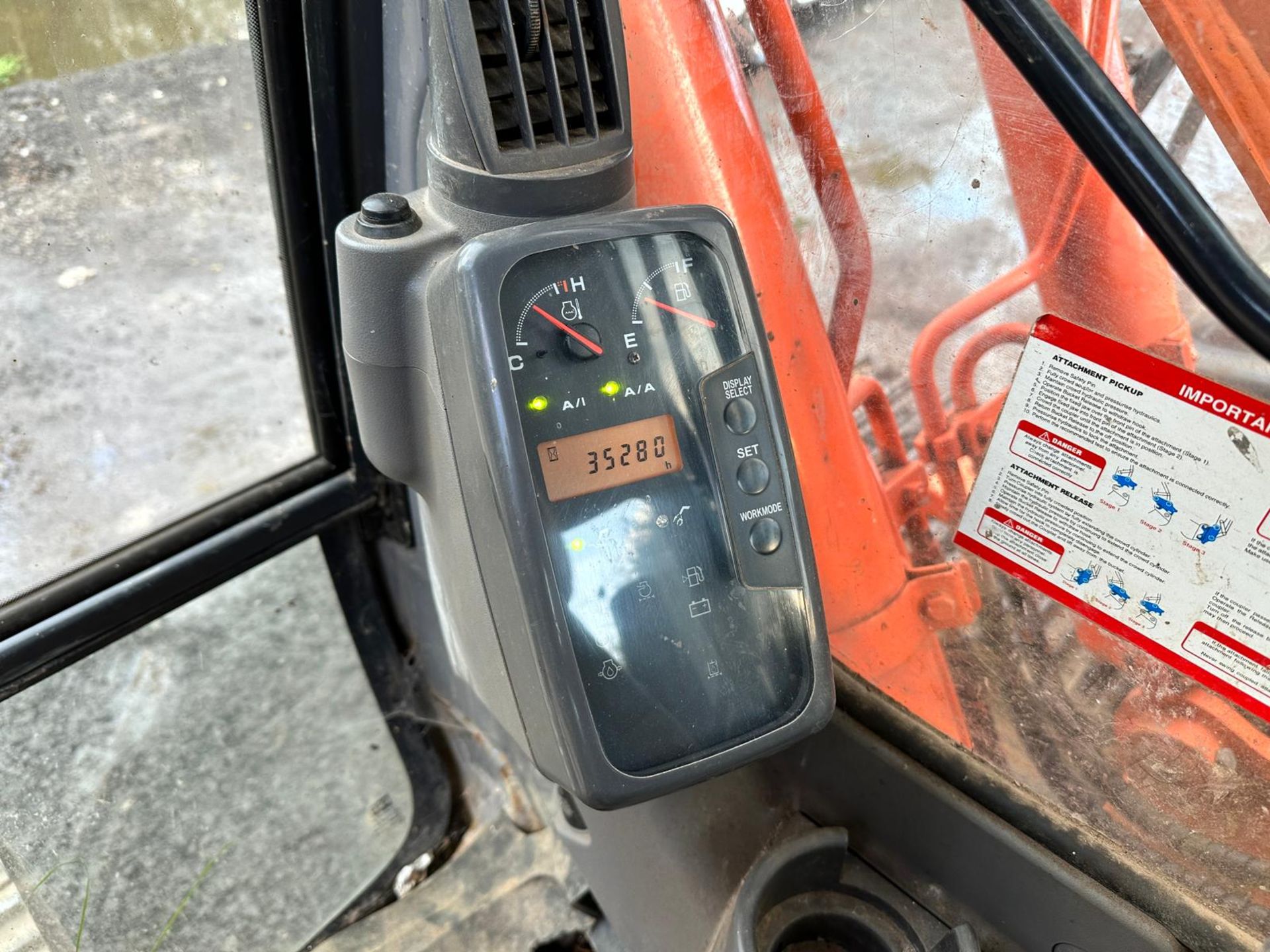 2006 HITACHI ZX130LCN LONG REACH EXCAVATOR *PLUS VAT* - Image 27 of 29