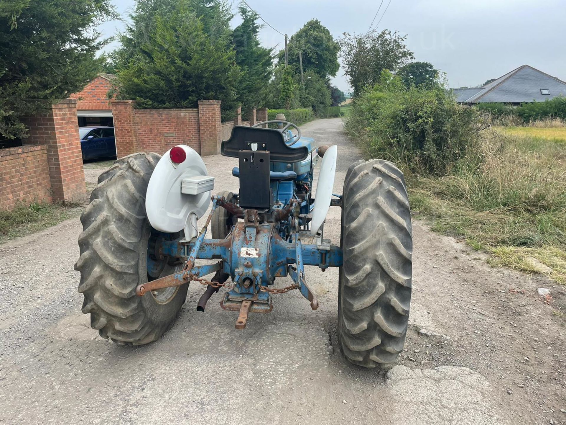 RARE FORD 3000 PETROL VINTAGE TRACTOR, RUNS AND DRIVES, SHOWING 2882 HOURS, ALL GEARS WORK*PLUS VAT* - Bild 5 aus 7