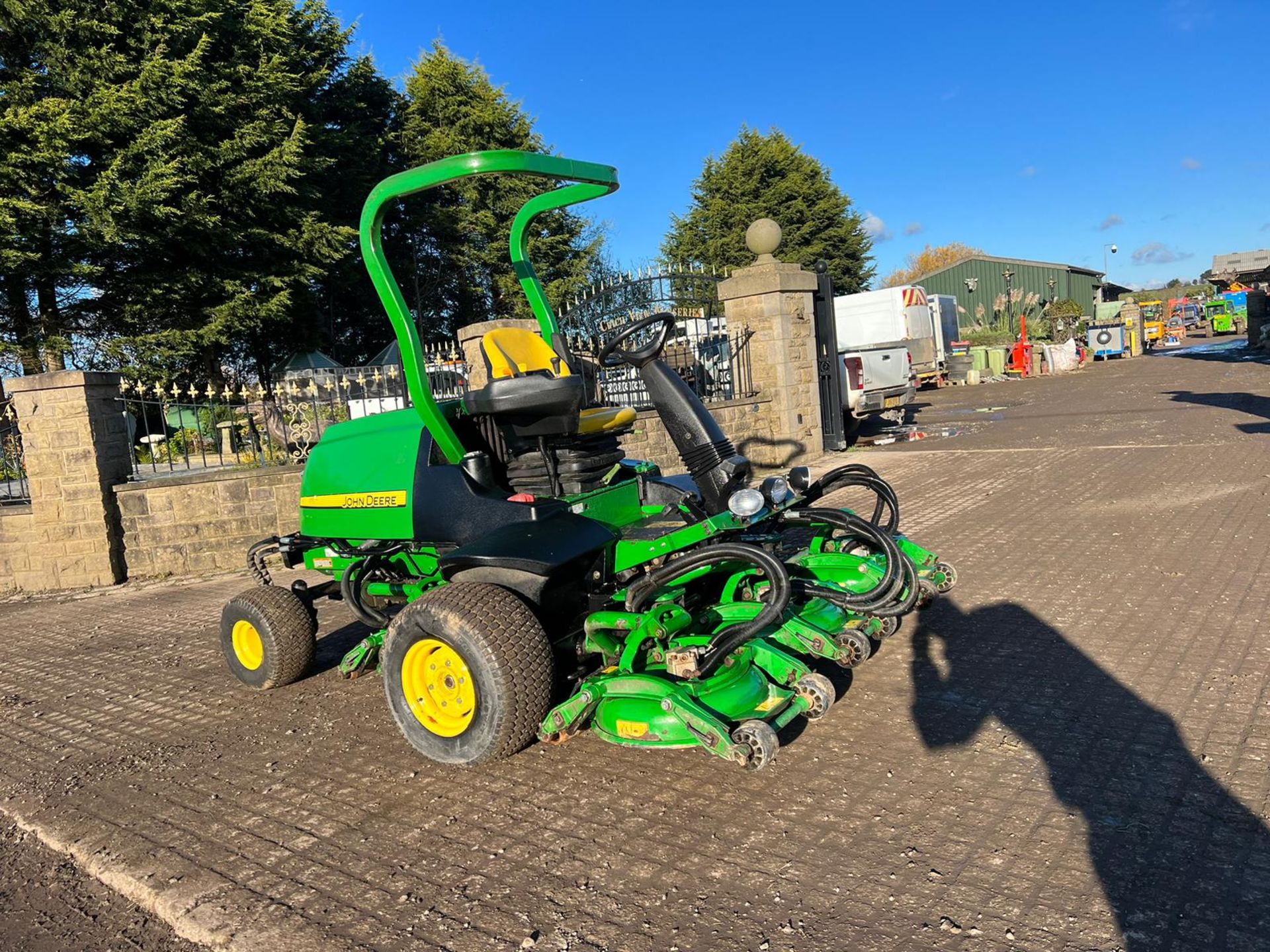 John Deere 8800 4WD Ride On Lawn Mower *PLUS VAT* - Image 4 of 18