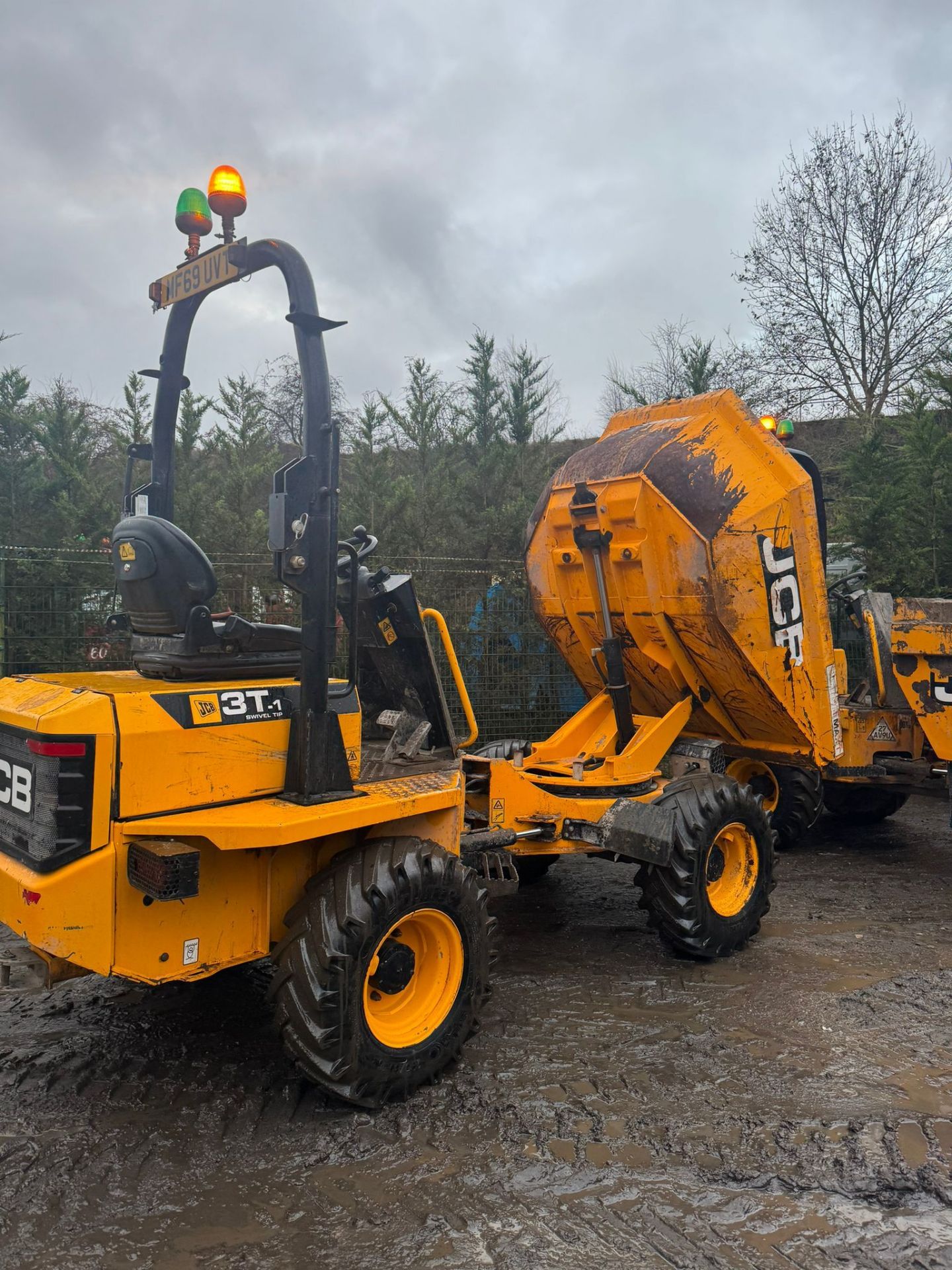 2019/69 JCB 3T-1 SWIVEL TIP 3 TON SWIVEL SKIP DUMPER *PLUS VAT* - Image 14 of 18