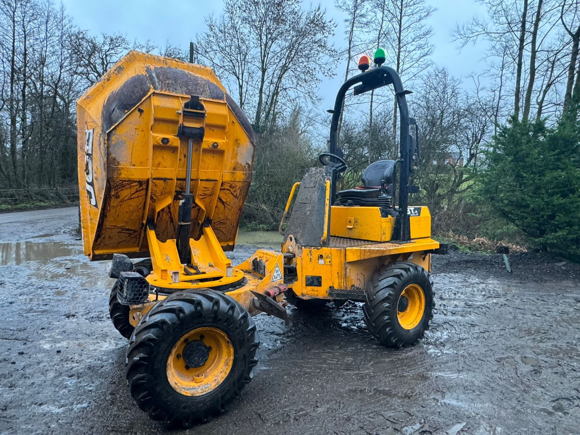 2019/69 JCB 3T-1 SWIVEL TIP 3 TON SWIVEL SKIP DUMPER *PLUS VAT* - Image 5 of 18