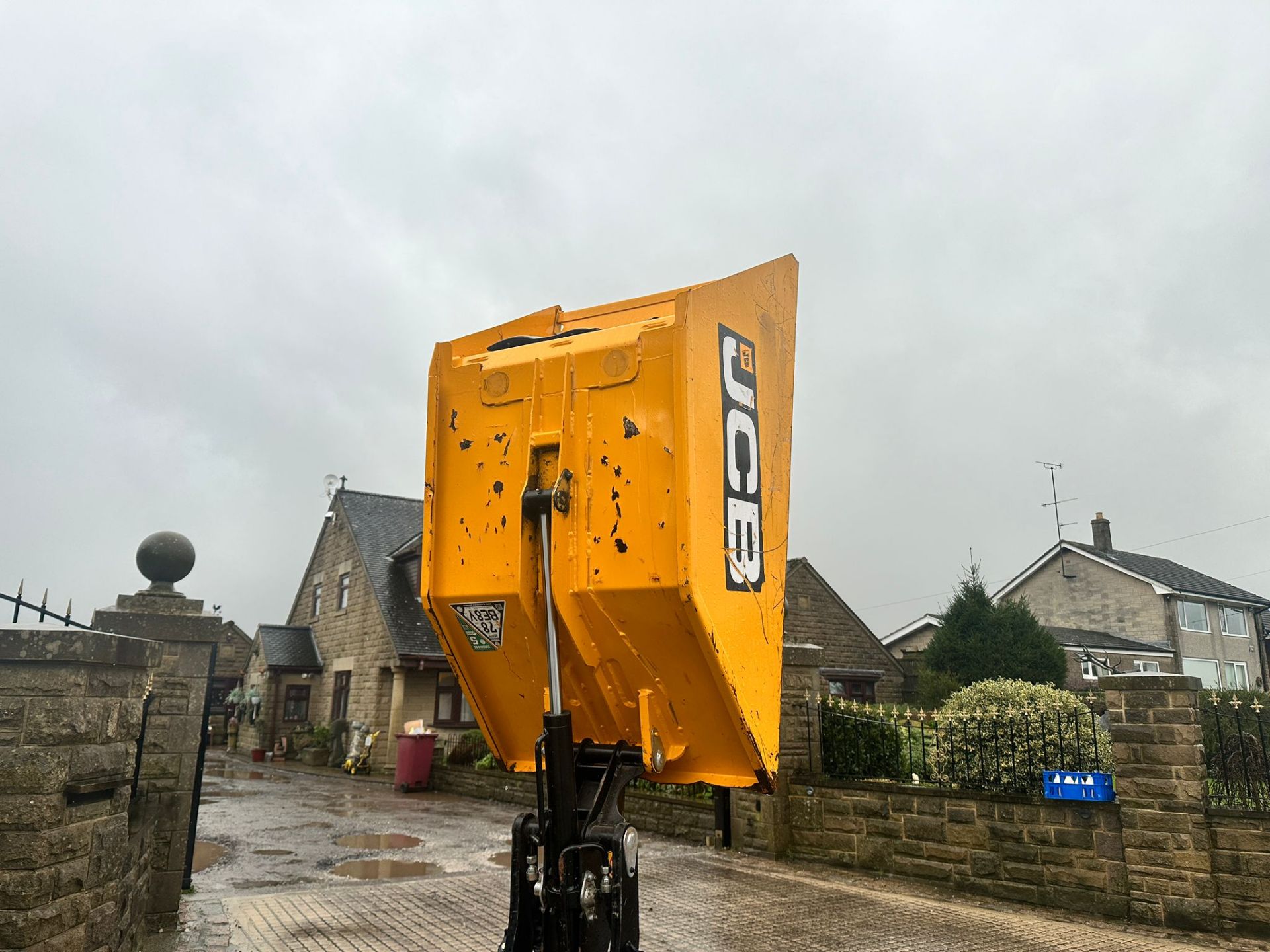 2022 JCB HTD-5 DIESEL TRACKED PEDESTRIAN HIGH TIP DUMPER WITH STEP *PLUS VAT* - Image 12 of 16