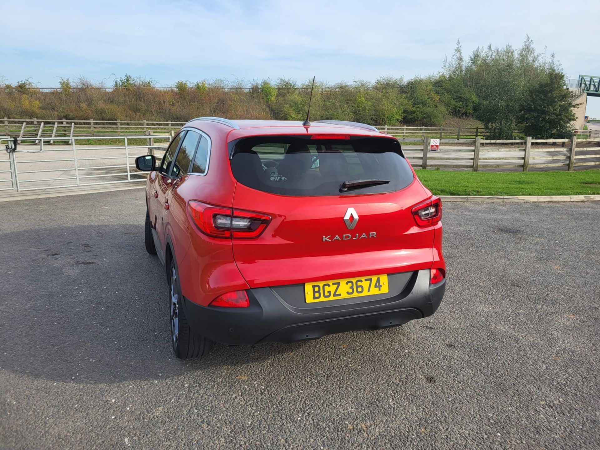 2016 RENAULT KADJAR DYNAMIQUE S NAV TCE RED SUV ESTATE *NO VAT* - Image 5 of 14