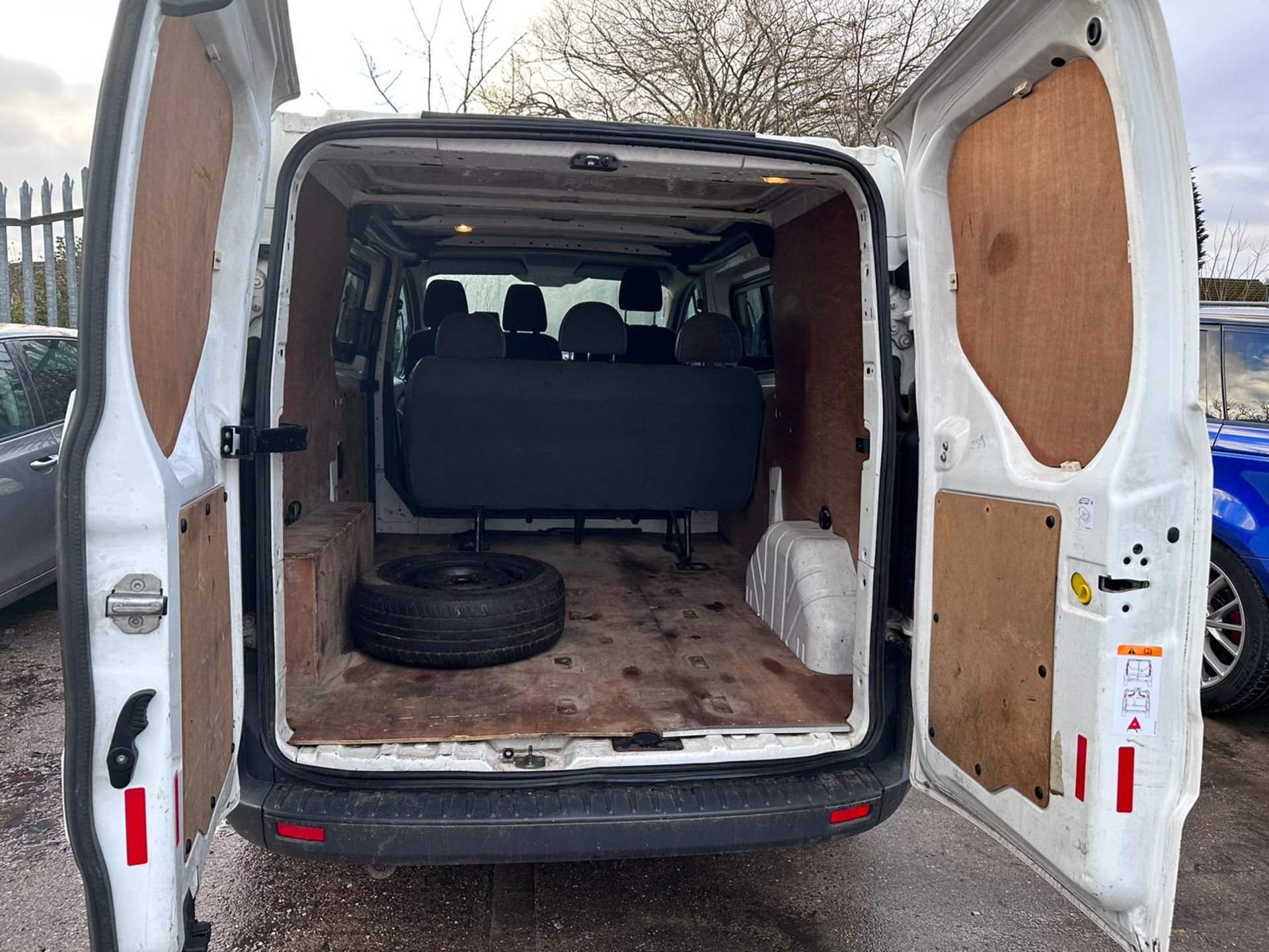 2016 FORD TRANSIT CUSTOM 270 WHITE PANEL VAN *PLUS VAT* - Image 9 of 12