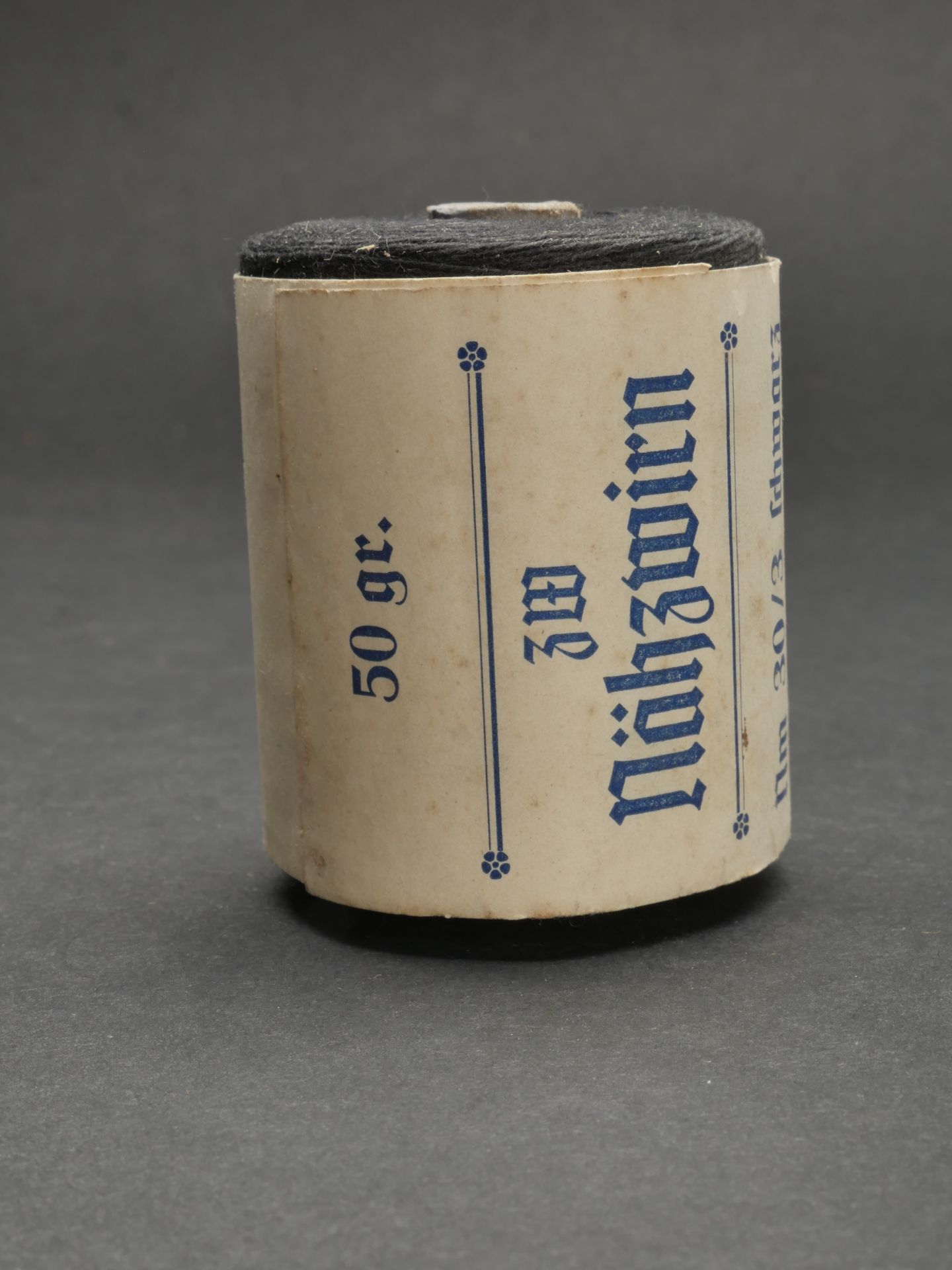 Bobine de fils  a coudre. Spool of sewing threads. - Image 5 of 5