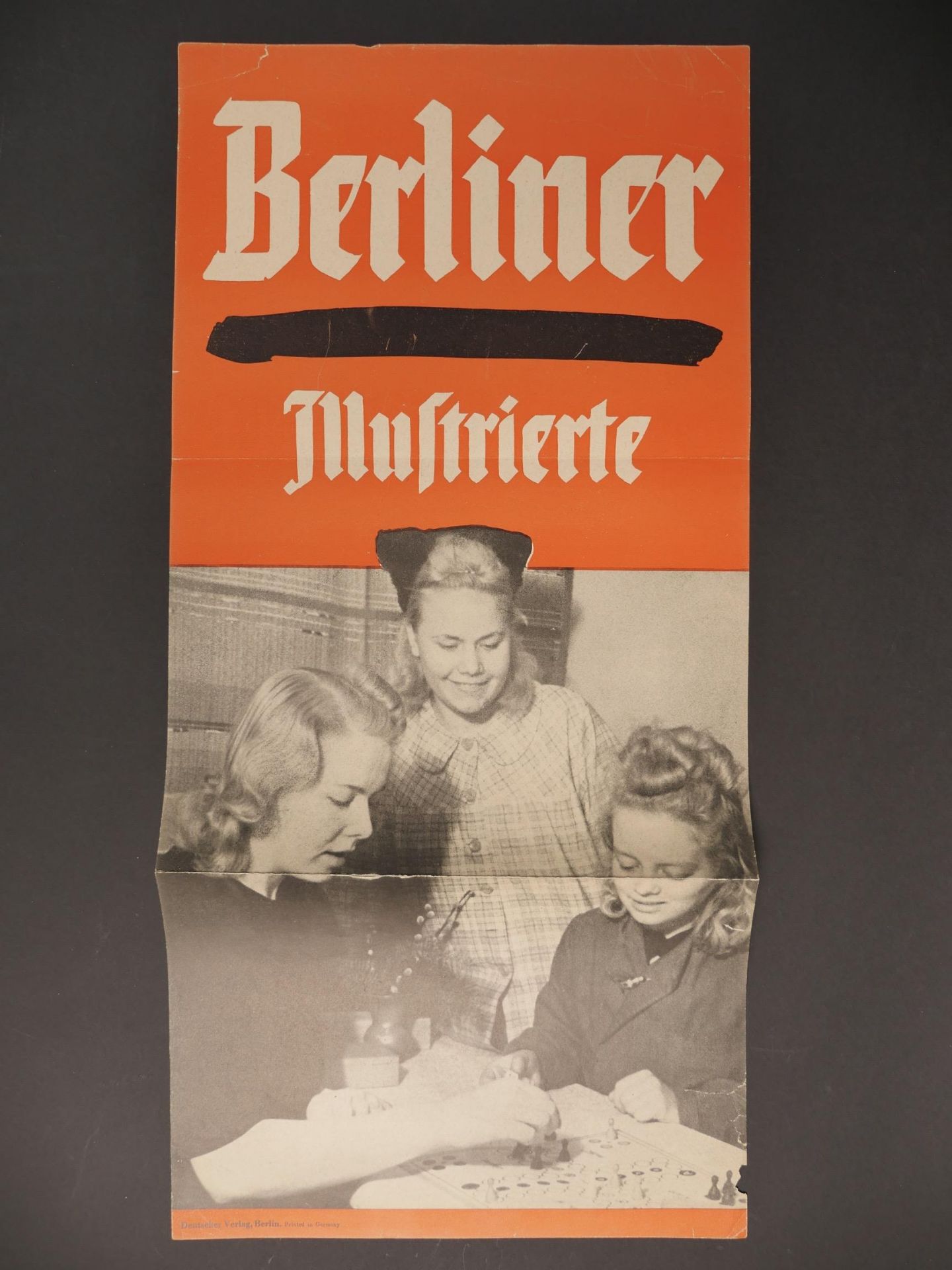 Affiche Berliner Illustrierte. Berliner Illustrierte poster.