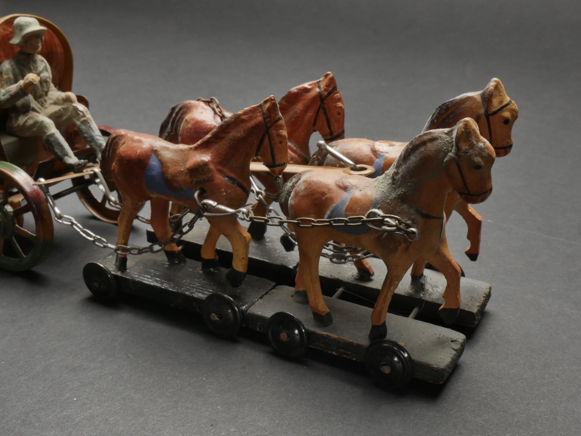 Chariot hippomobile. Horse-drawn carriage. - Image 3 of 5