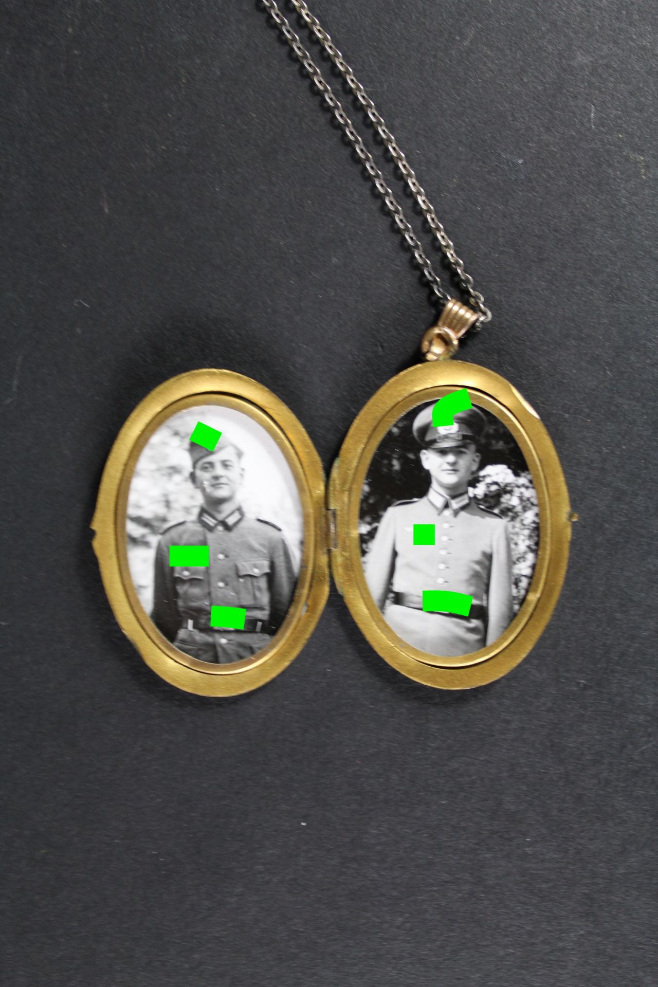 Medaillon souvenir. Souvenir locket. - Image 3 of 3