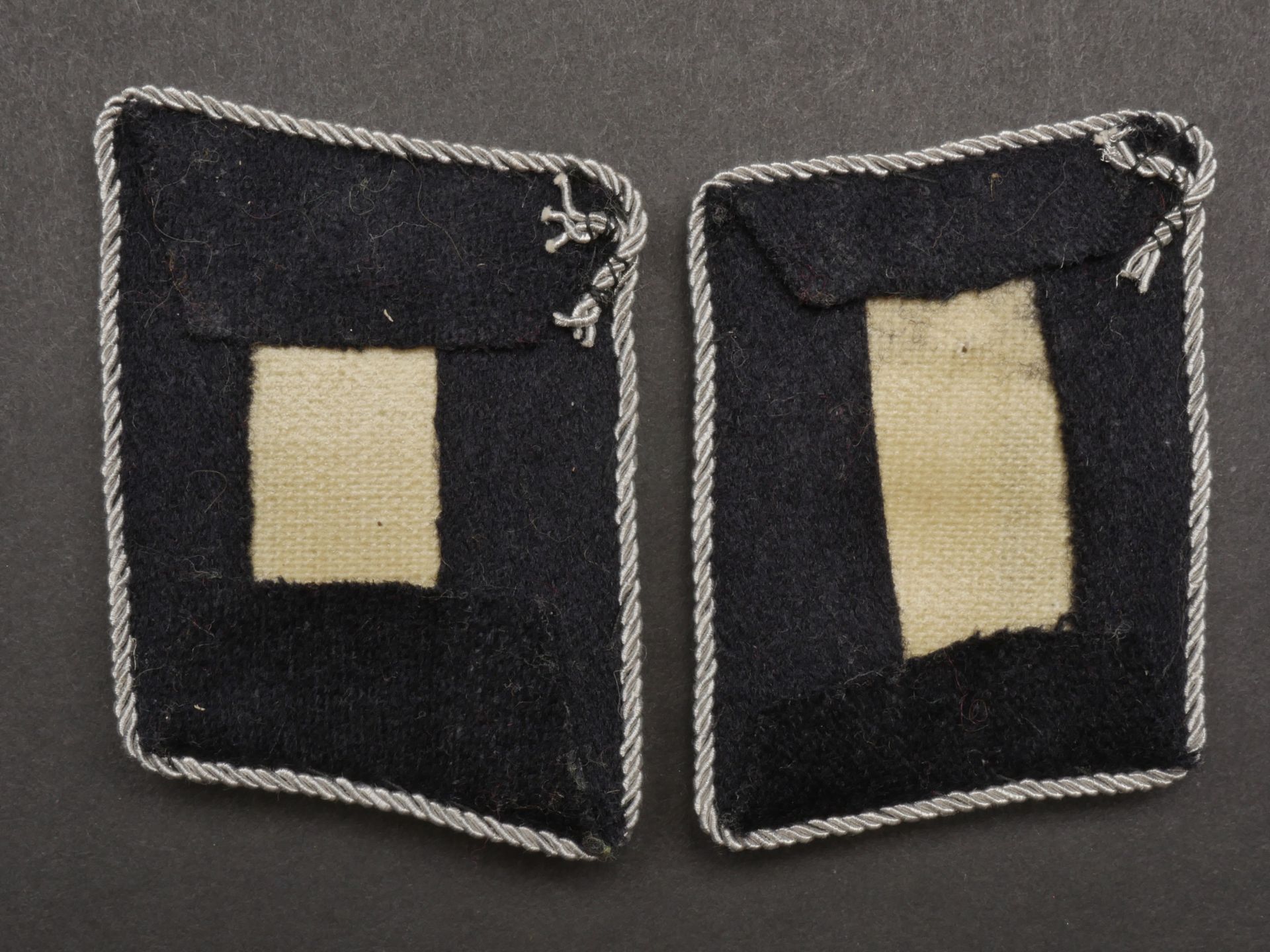 Pattes de col pionnier LW. Pioneer collar tabs LW.  - Image 2 of 2